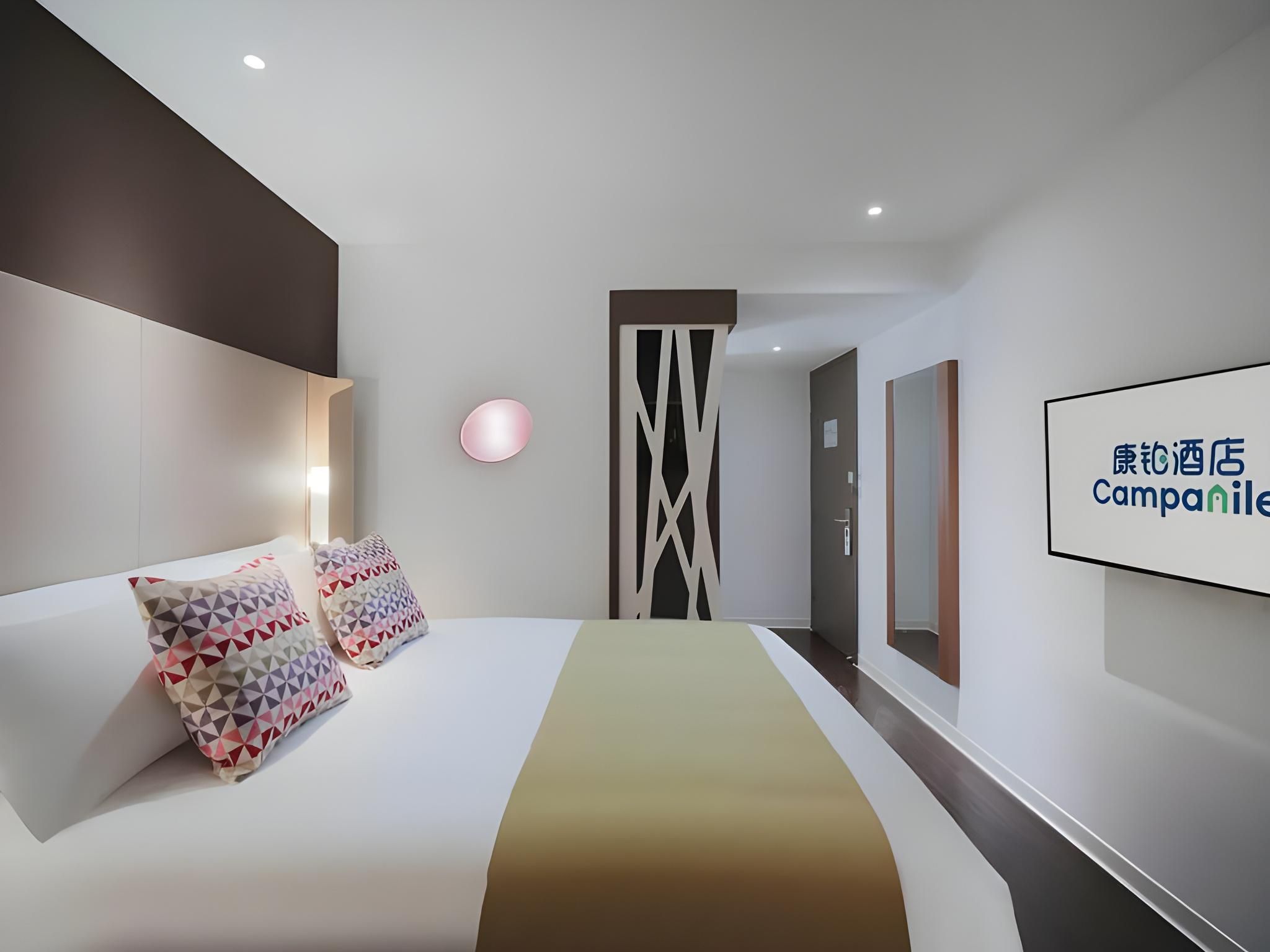 WH - Deluxe Bed Room