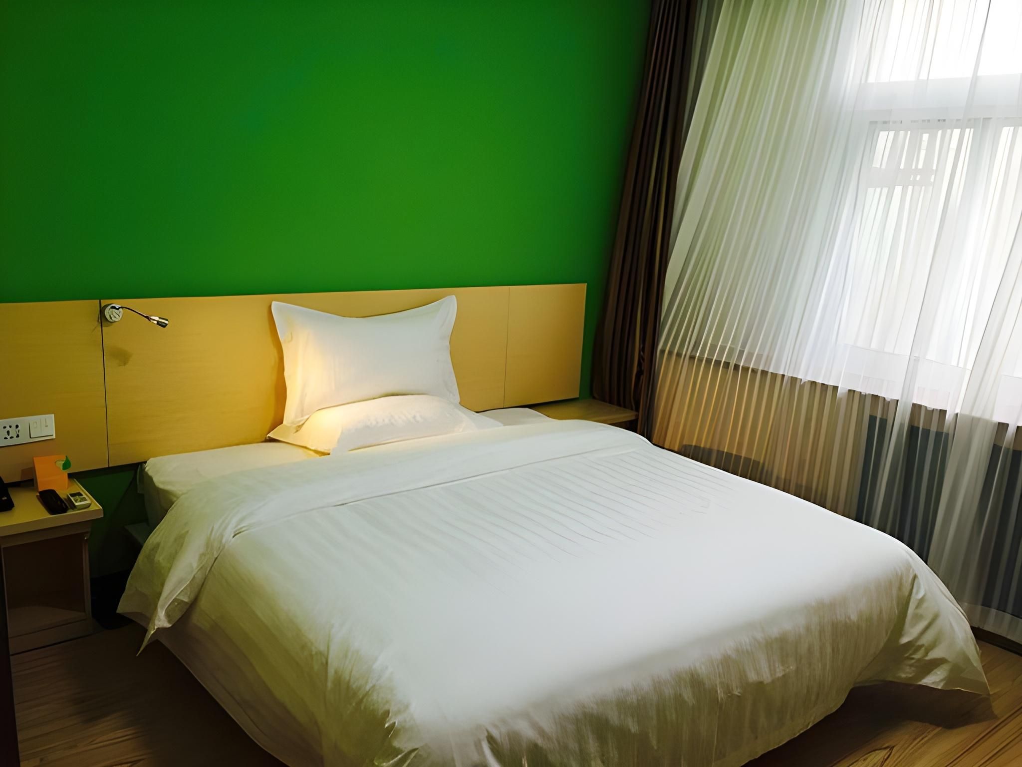 Economy Room