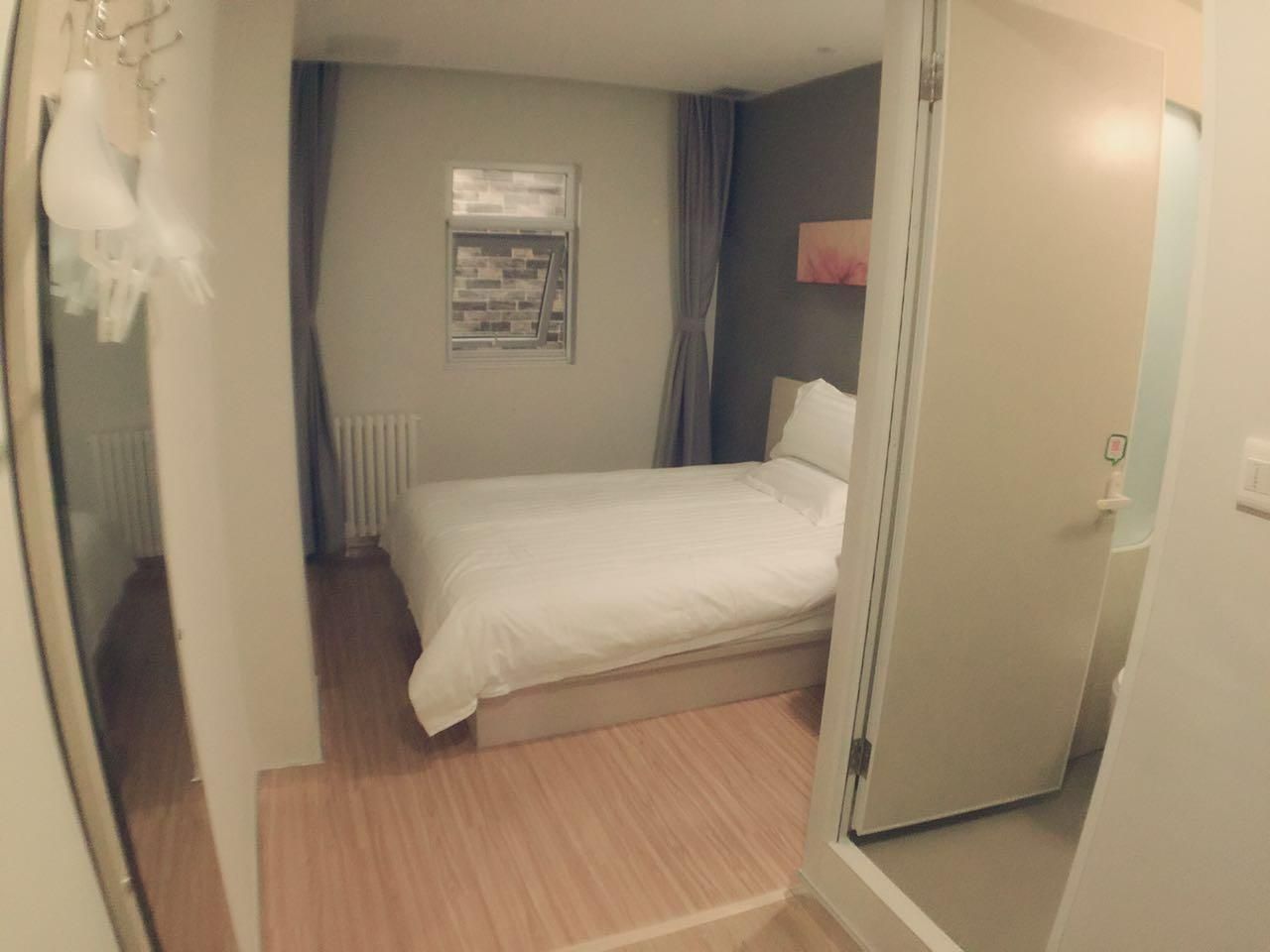 Queen Room A