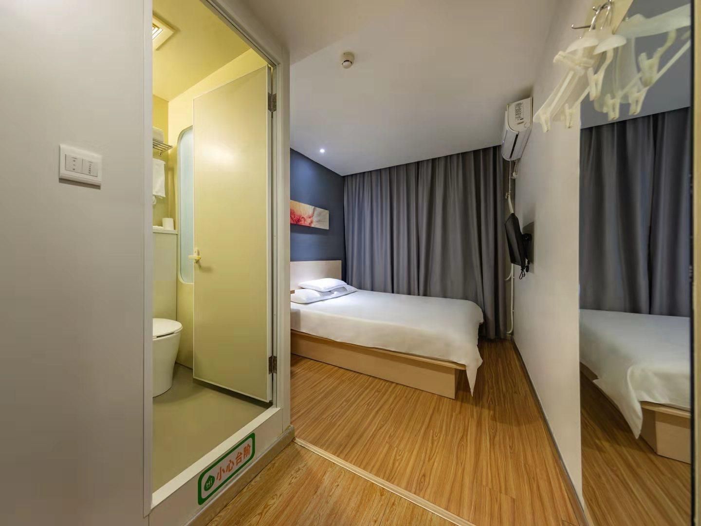Queen Room A