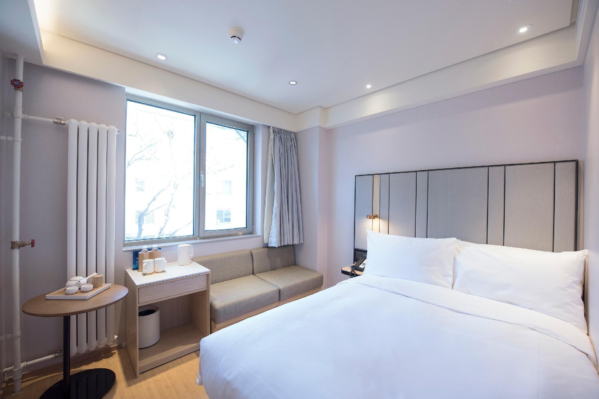 Huazhu - Room With Bed