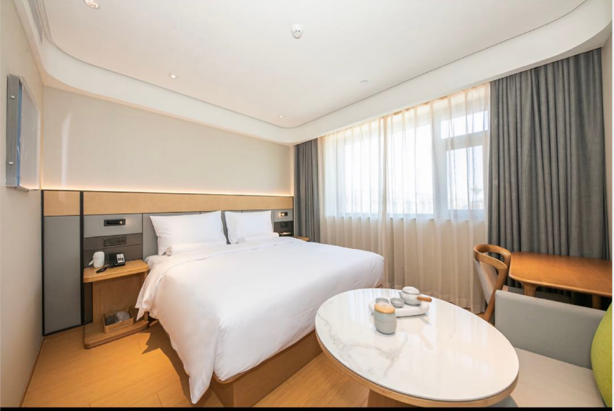 Business Queen Bed Room