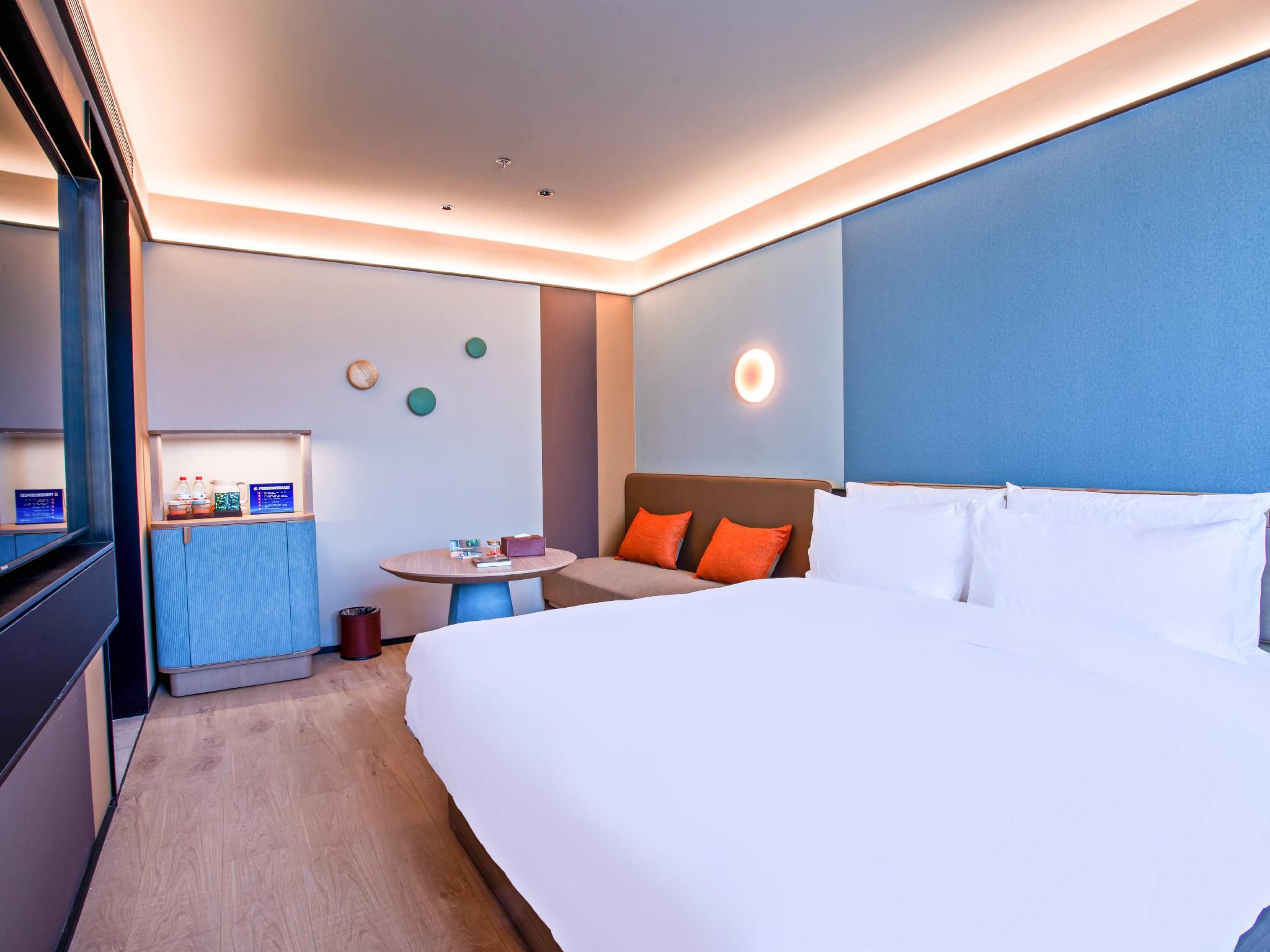 Huazhu - Deluxe Bed Room