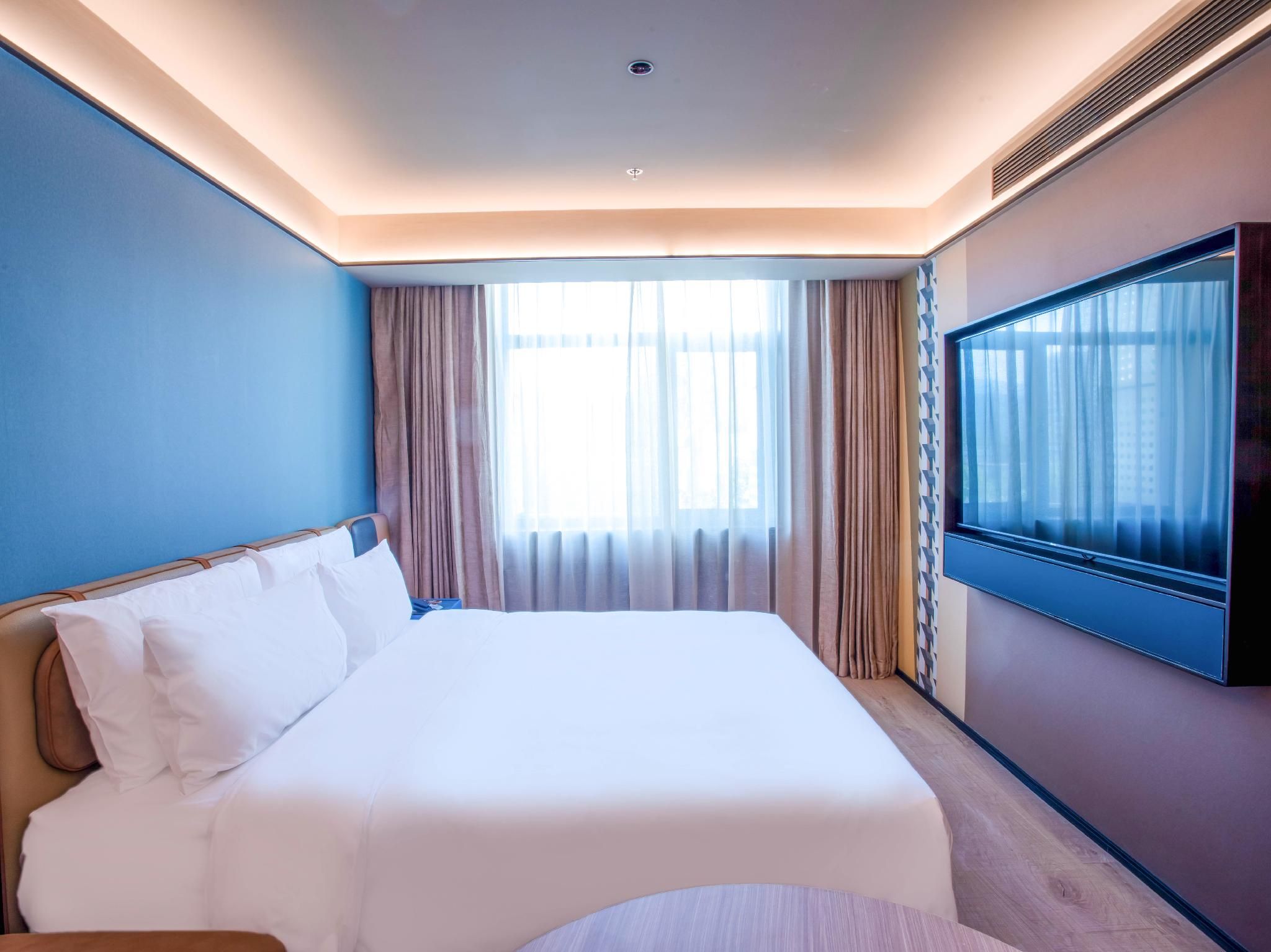 Huazhu - Deluxe Bed Room