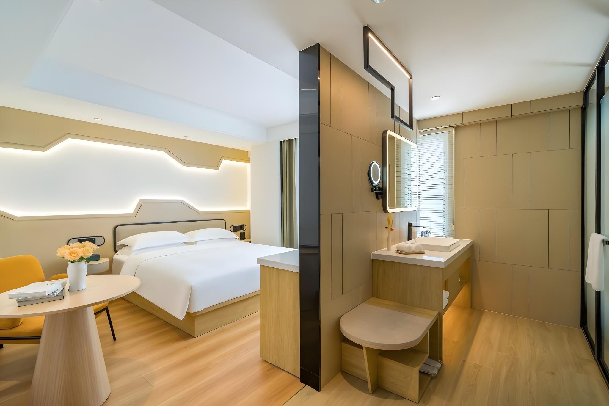 Business King Room