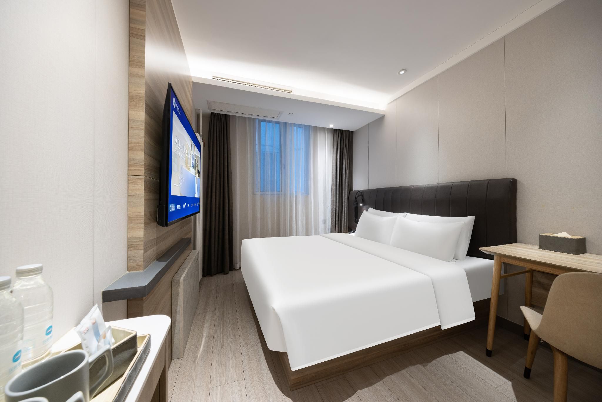 Queen Superior Room