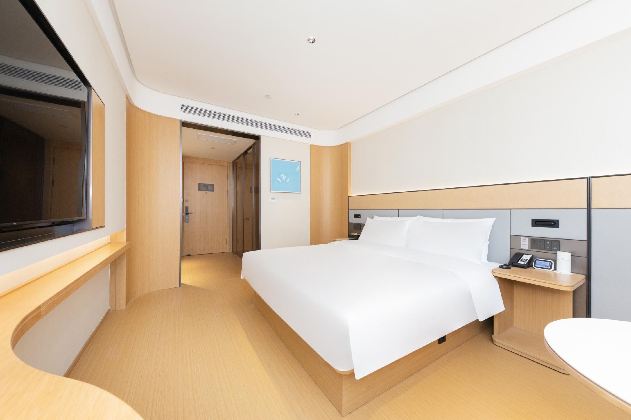 Huazhu - Deluxe Bed Room