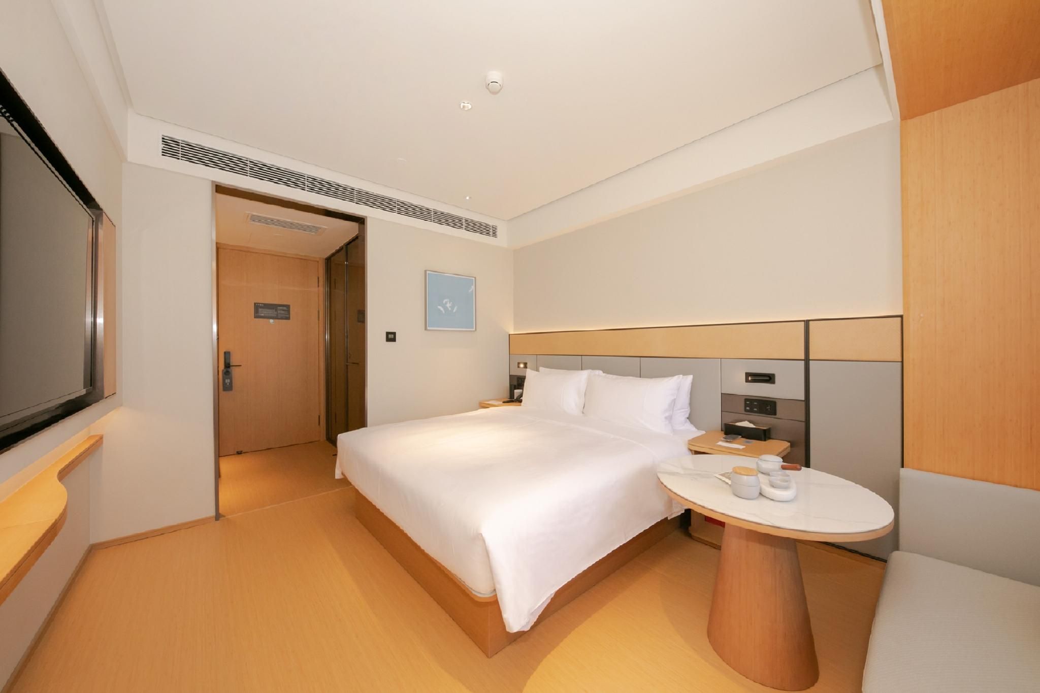 Business Queen Bed Room