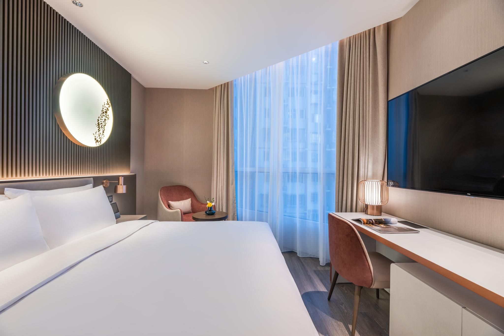 Comfortable Queen Room