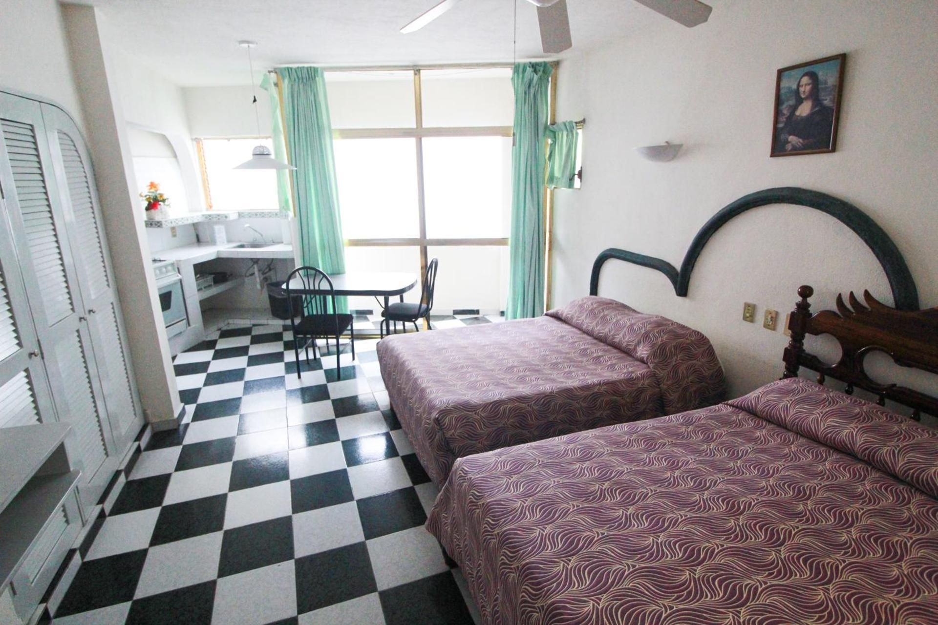 One-Bedroom Suite