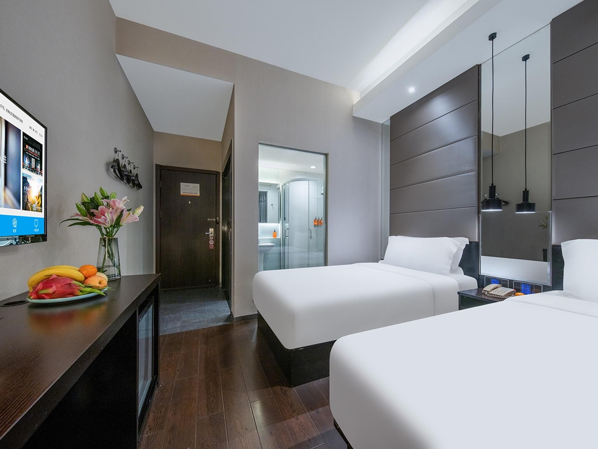 Huazhu - Deluxe Twin Room