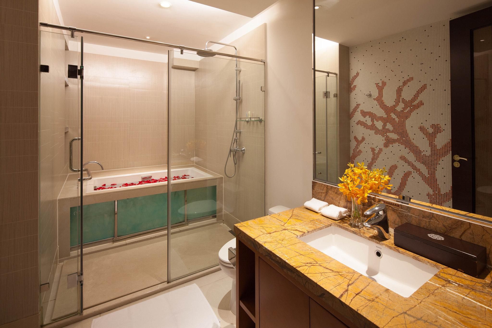 1 King Suite