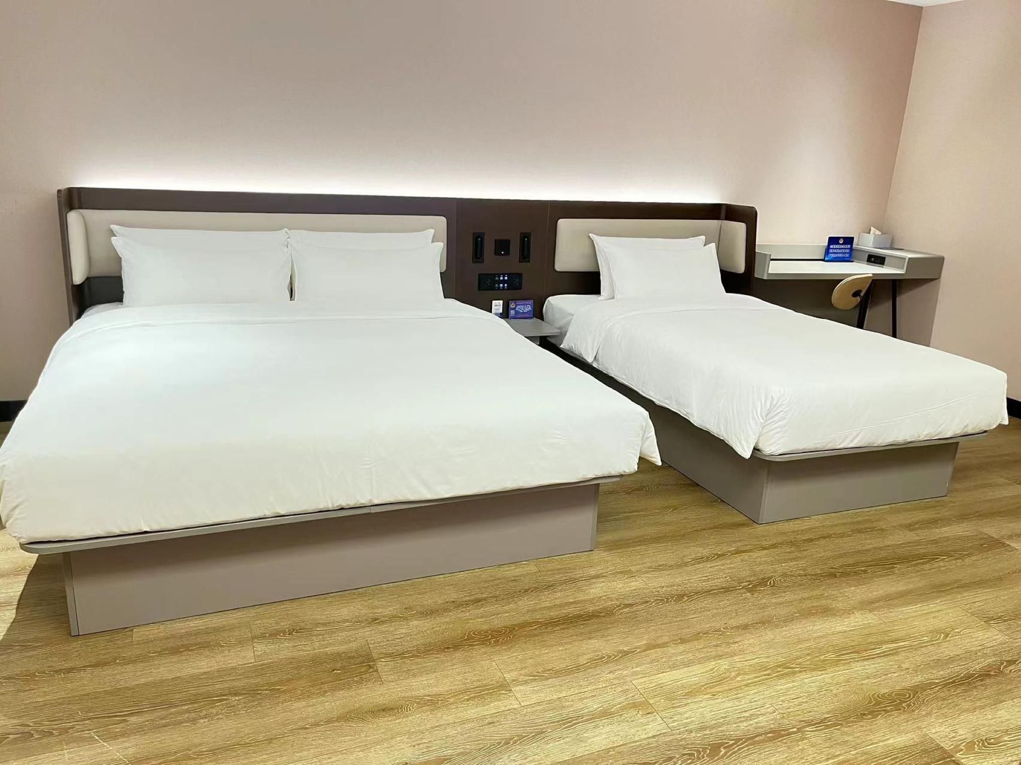 Deluxe Family Room, Guest room