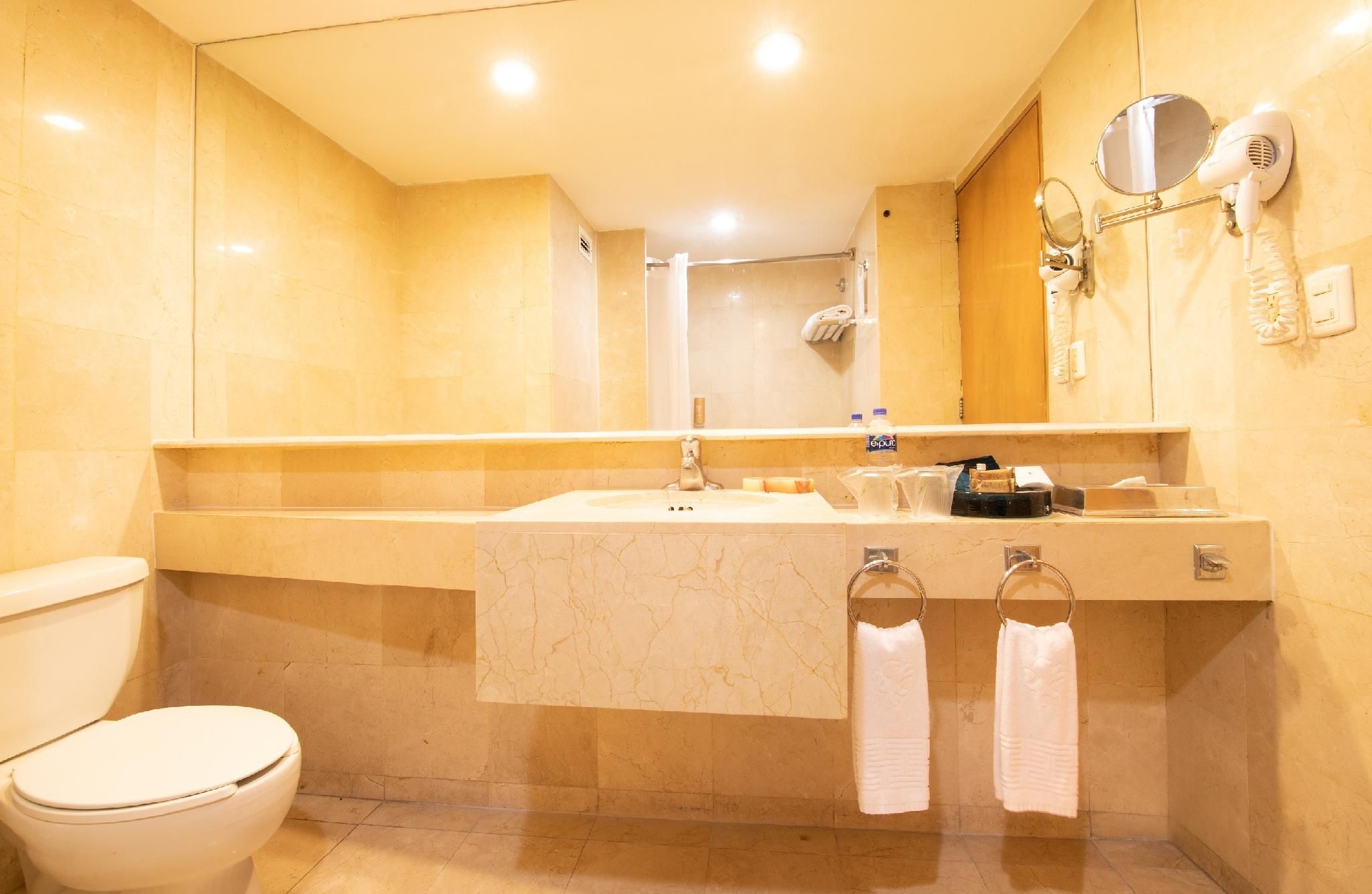 Emporio Acapulco Superior Ocean View Double Room 3