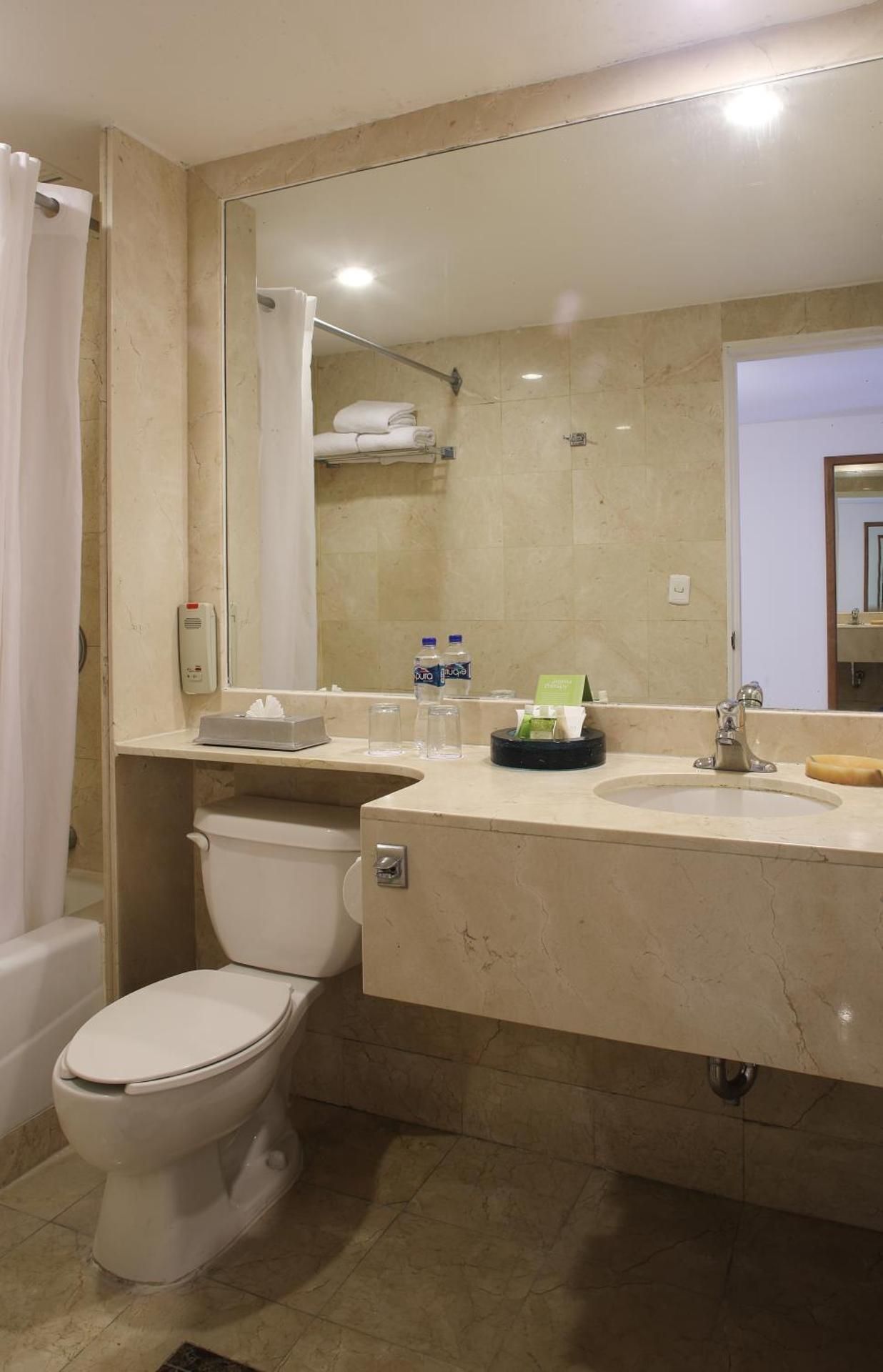 Emporio Acapulco Standard King Room 2