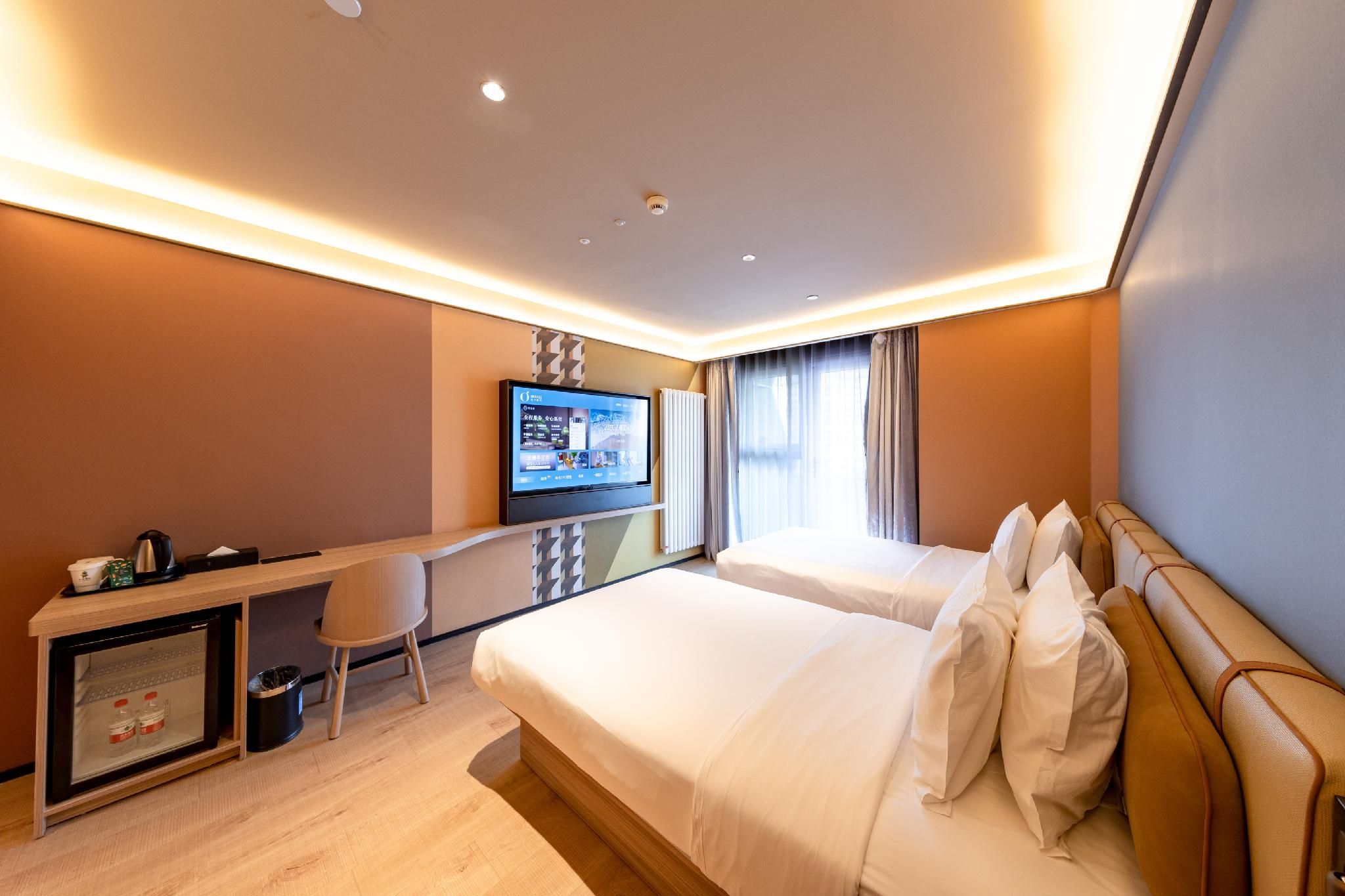 California Sunshine Twin Room with Terrace