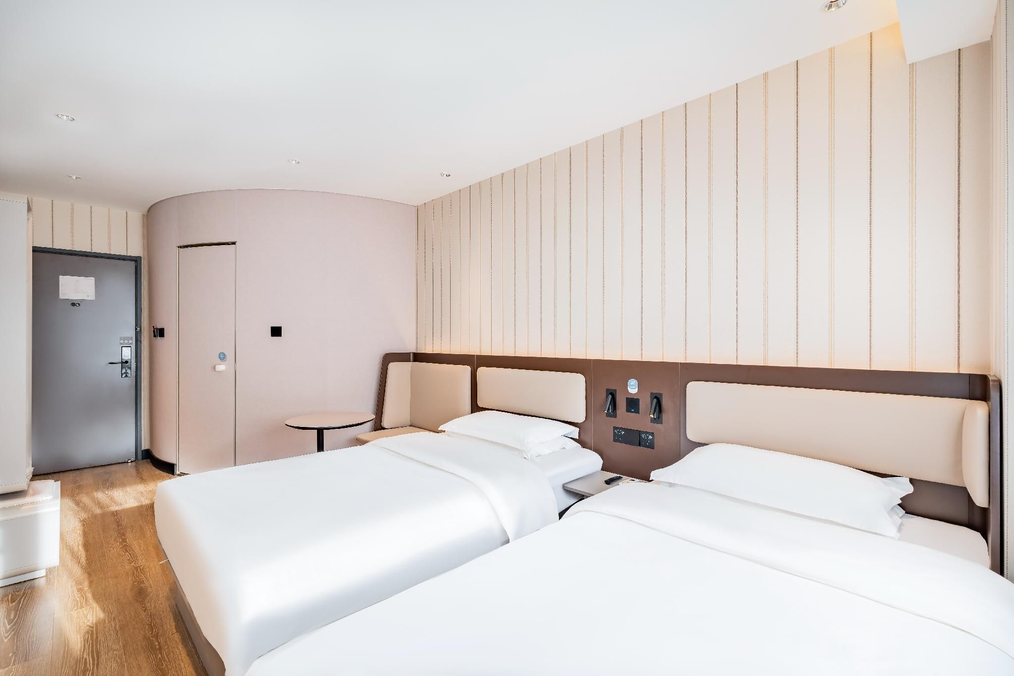Twin Business Room