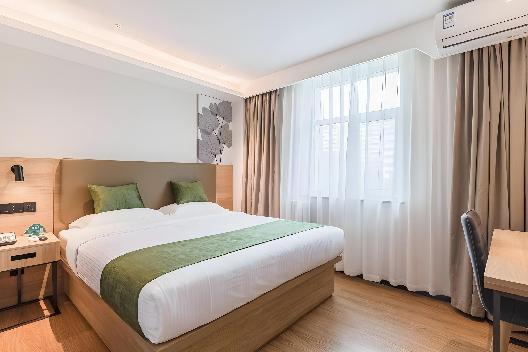 GTR - Guest Room with One 1.8M Bed