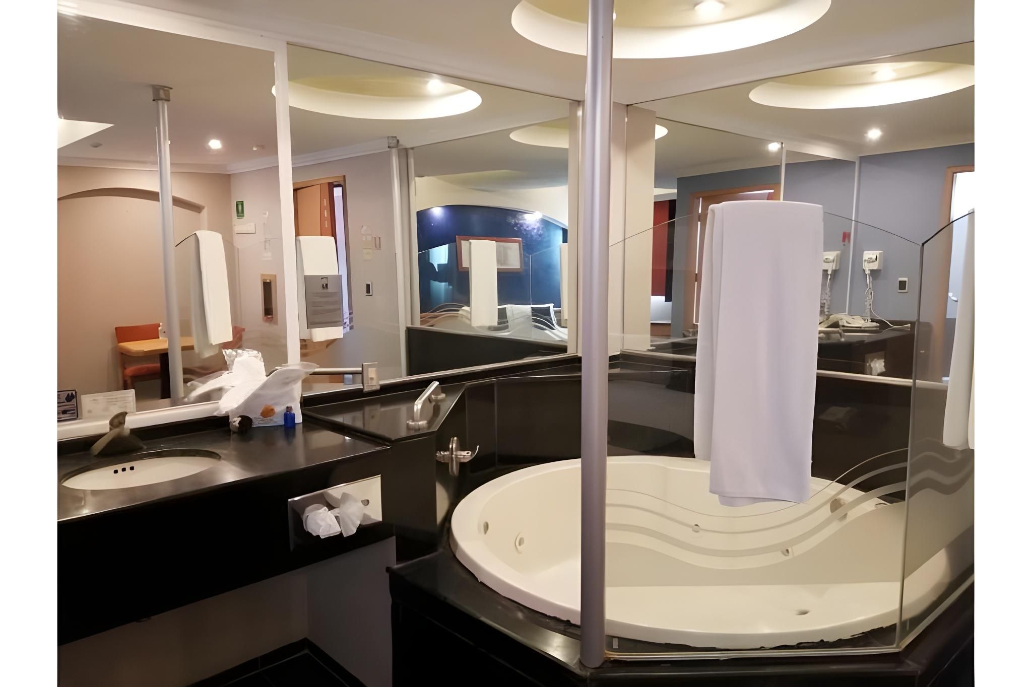 Capital O Hotel Los Caracoles Standard Three beds 3