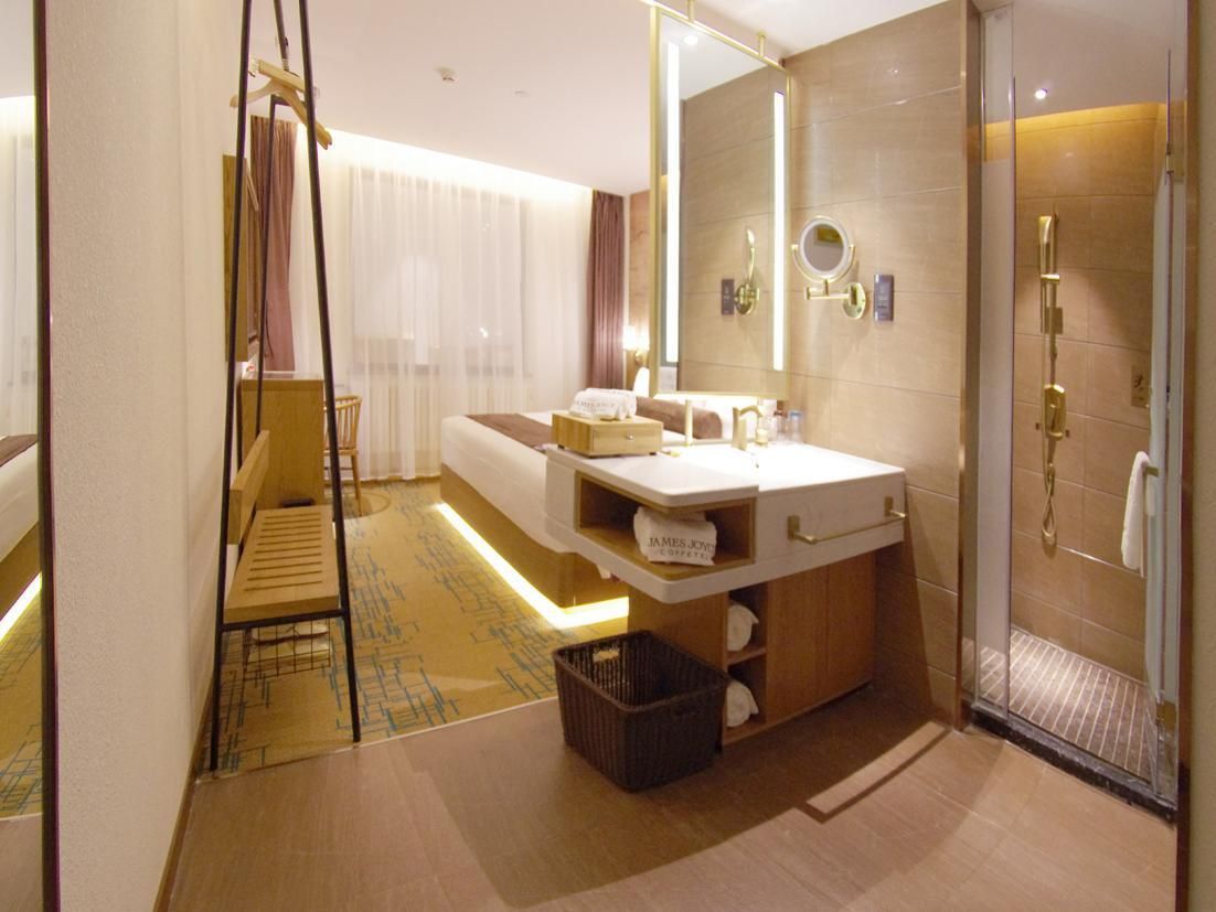 12213939_20011510160087104440