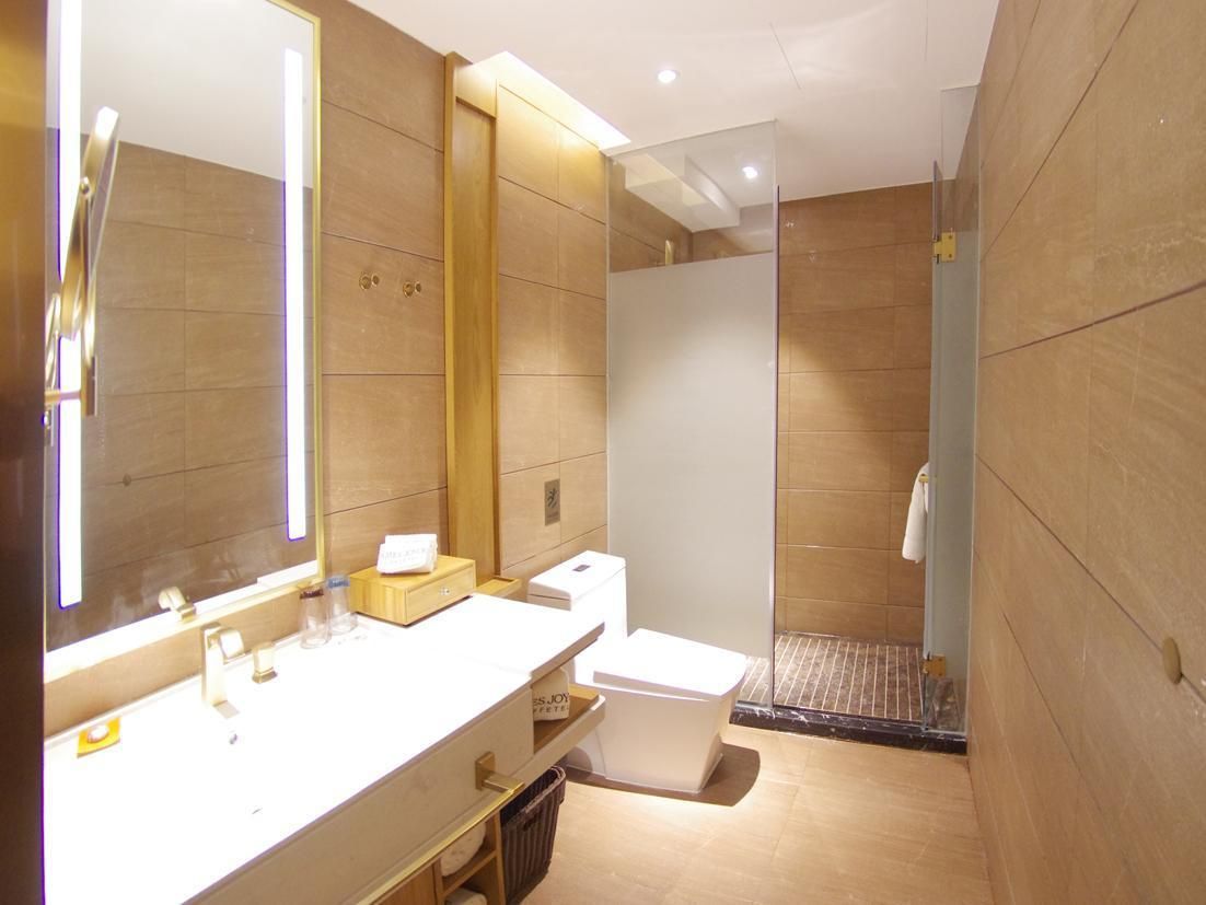 12213939_20011510160087104441