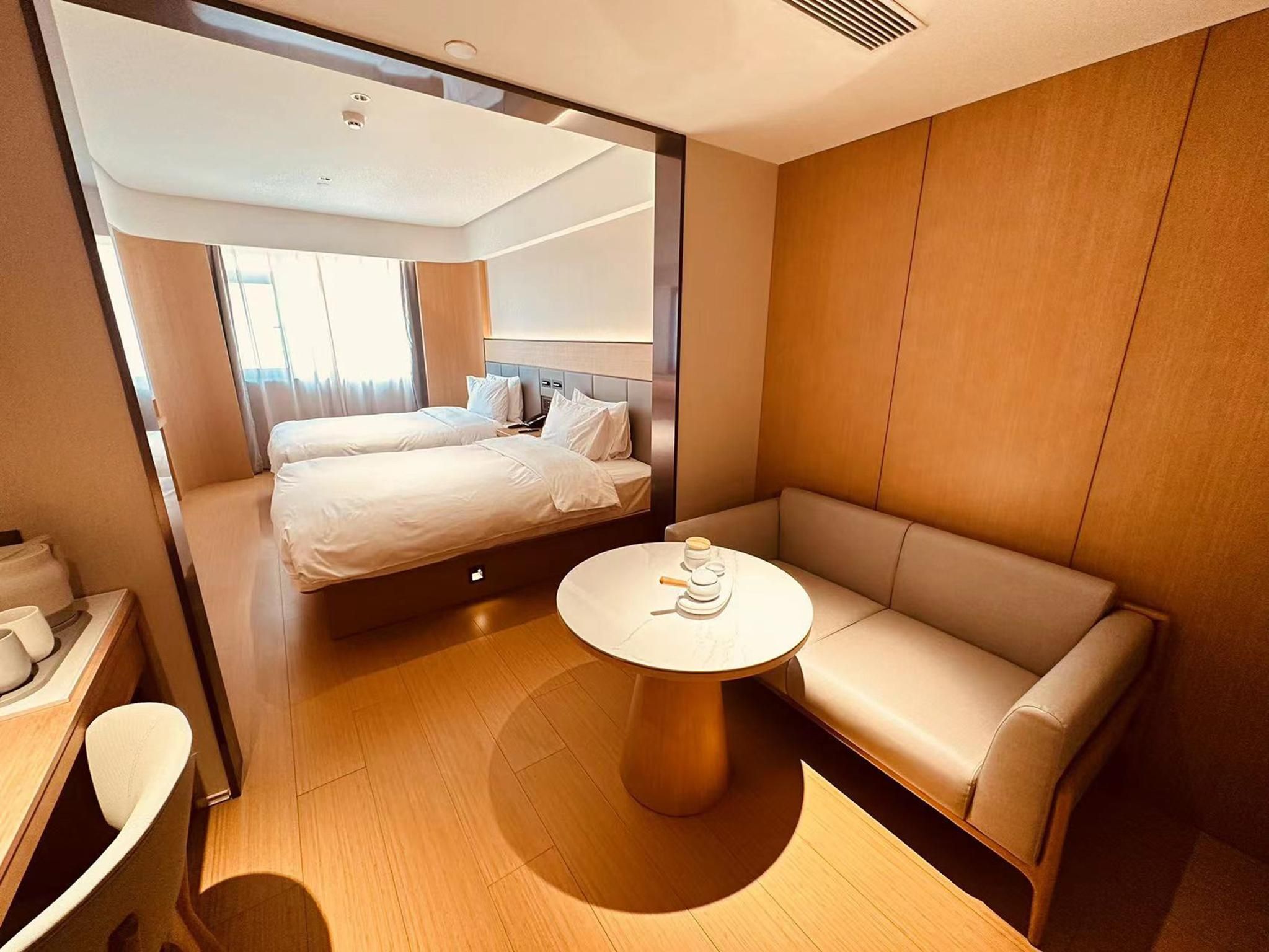 Huazhu - Business Twin Room