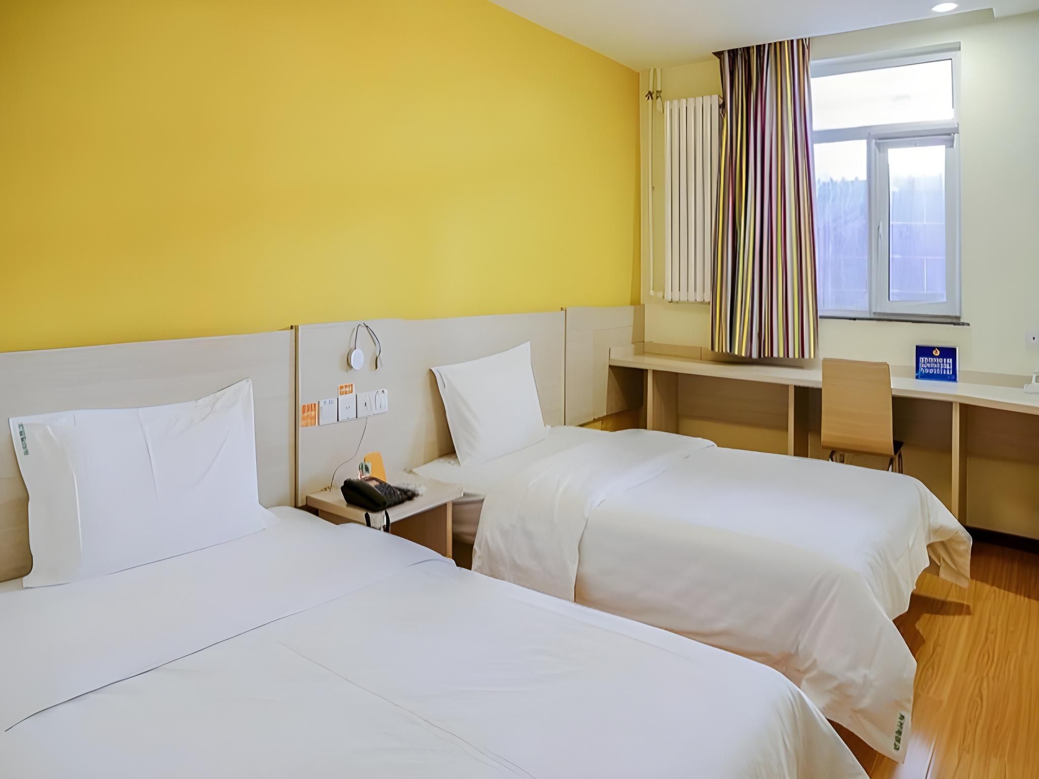7 Days - Zizhu Twin Room