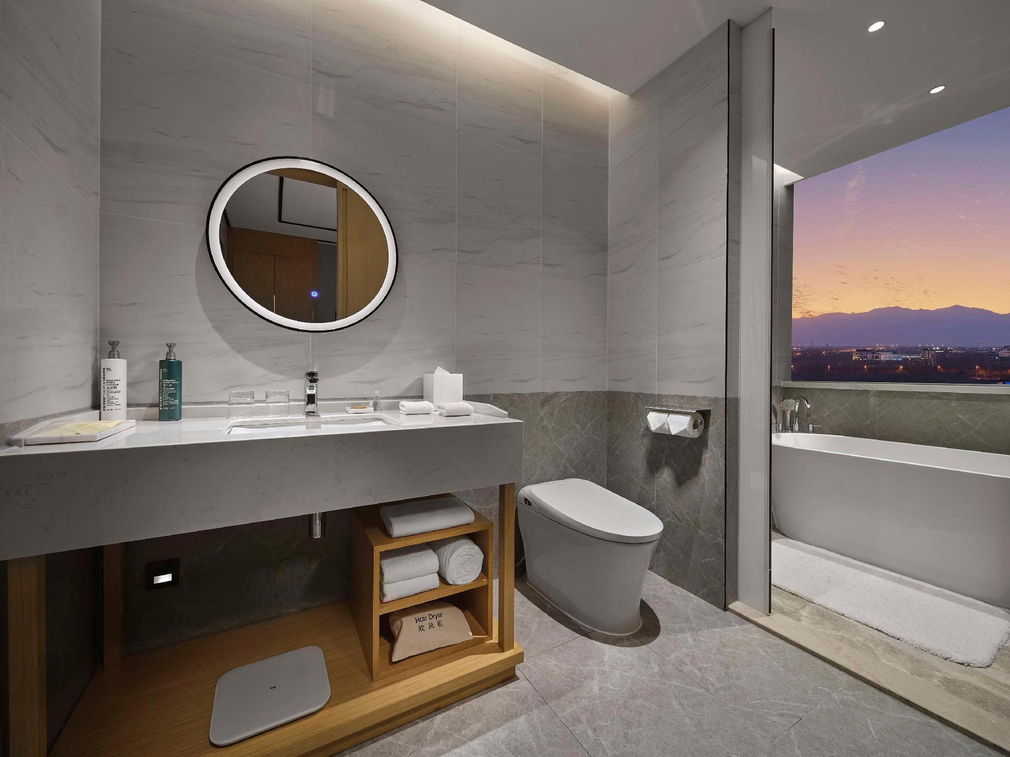 King Deluxe Suite
