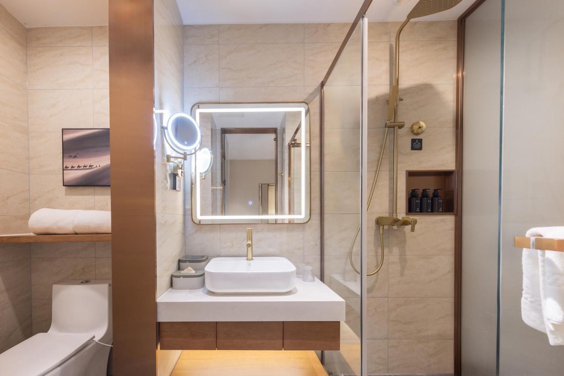 Elegant Twin Room without Window