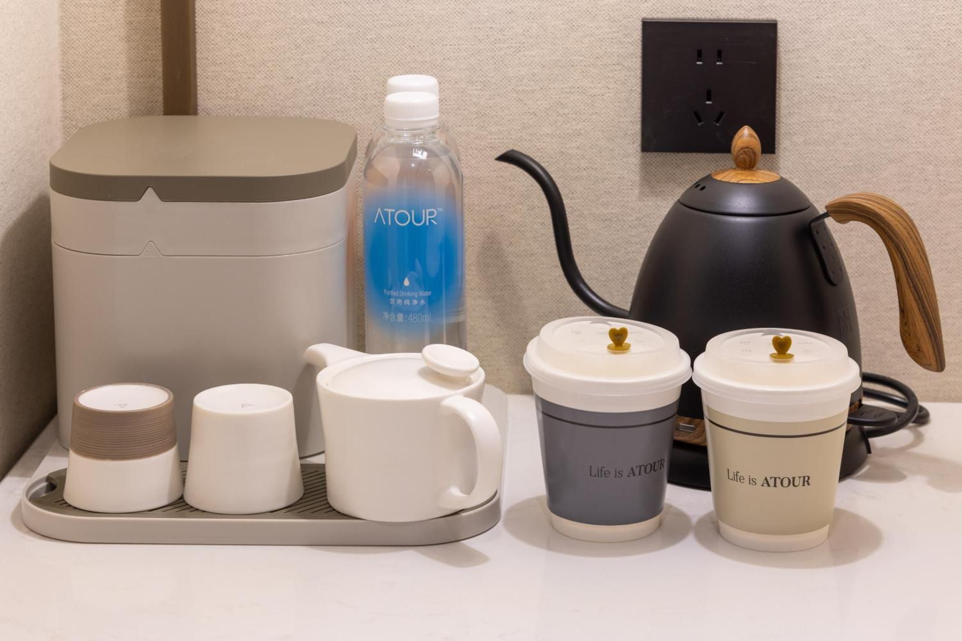 Elegant Twin Room without Window