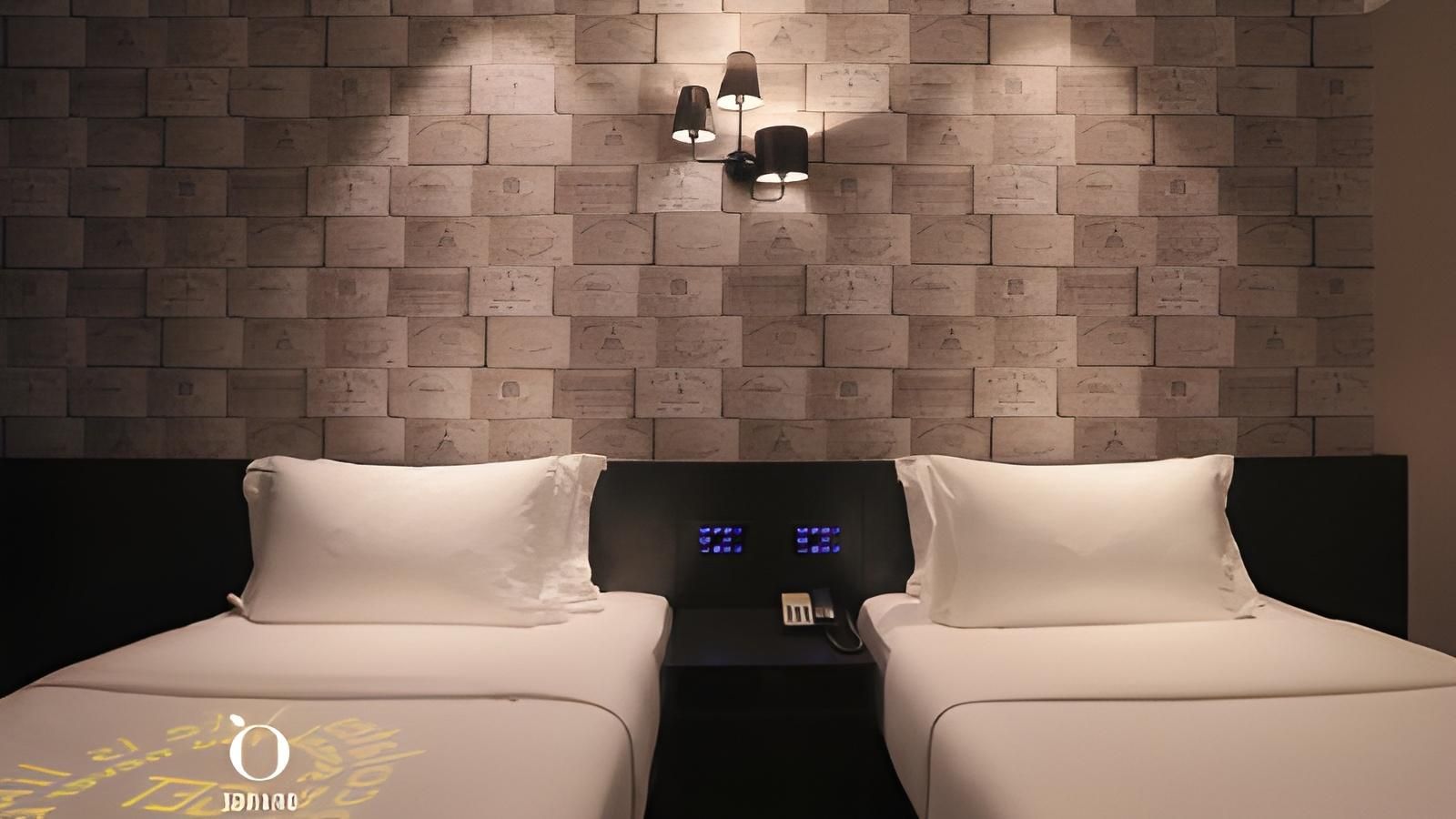 Huazhu - Deluxe Twin Room