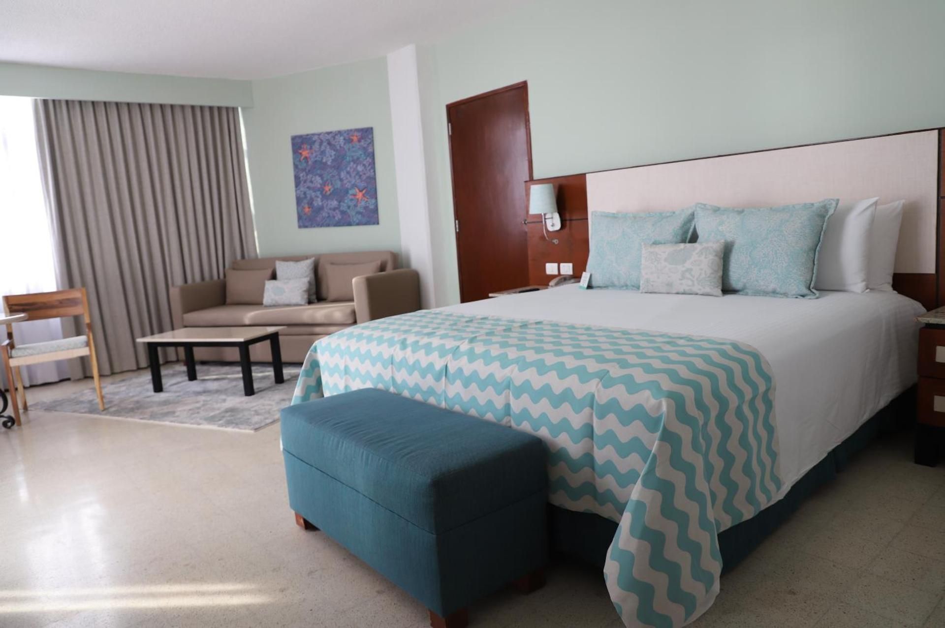 Junior Suite Ocean View King
