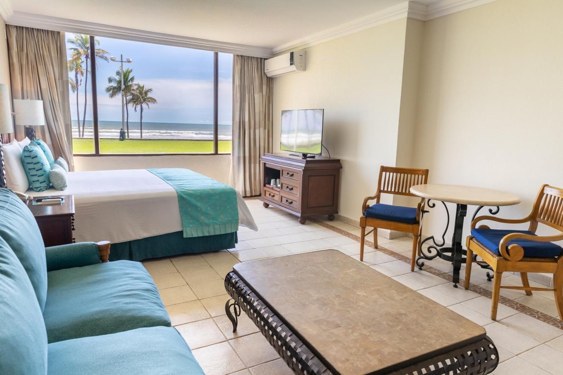 Junior Suite Ocean View King