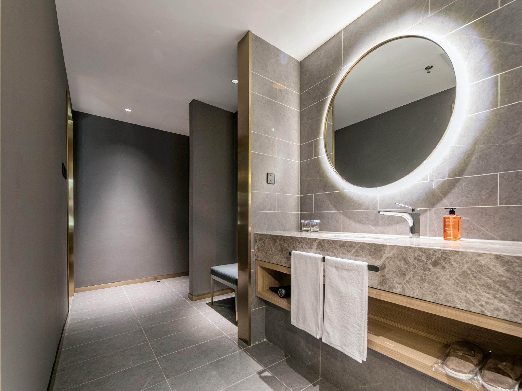 Huazhu - Yueruo Liujin Superior 1 Bed Room