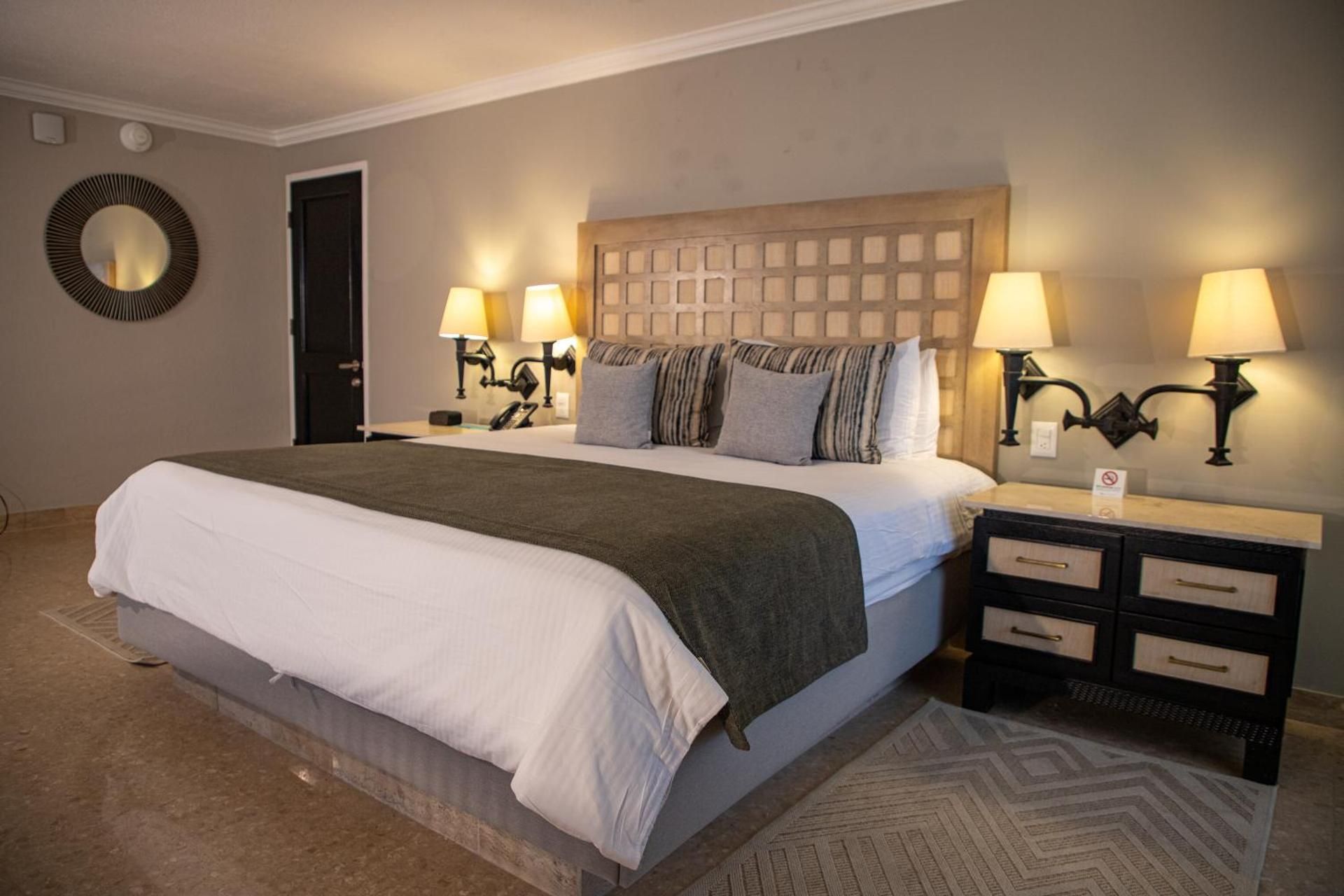 Junior Suite Ocean View King