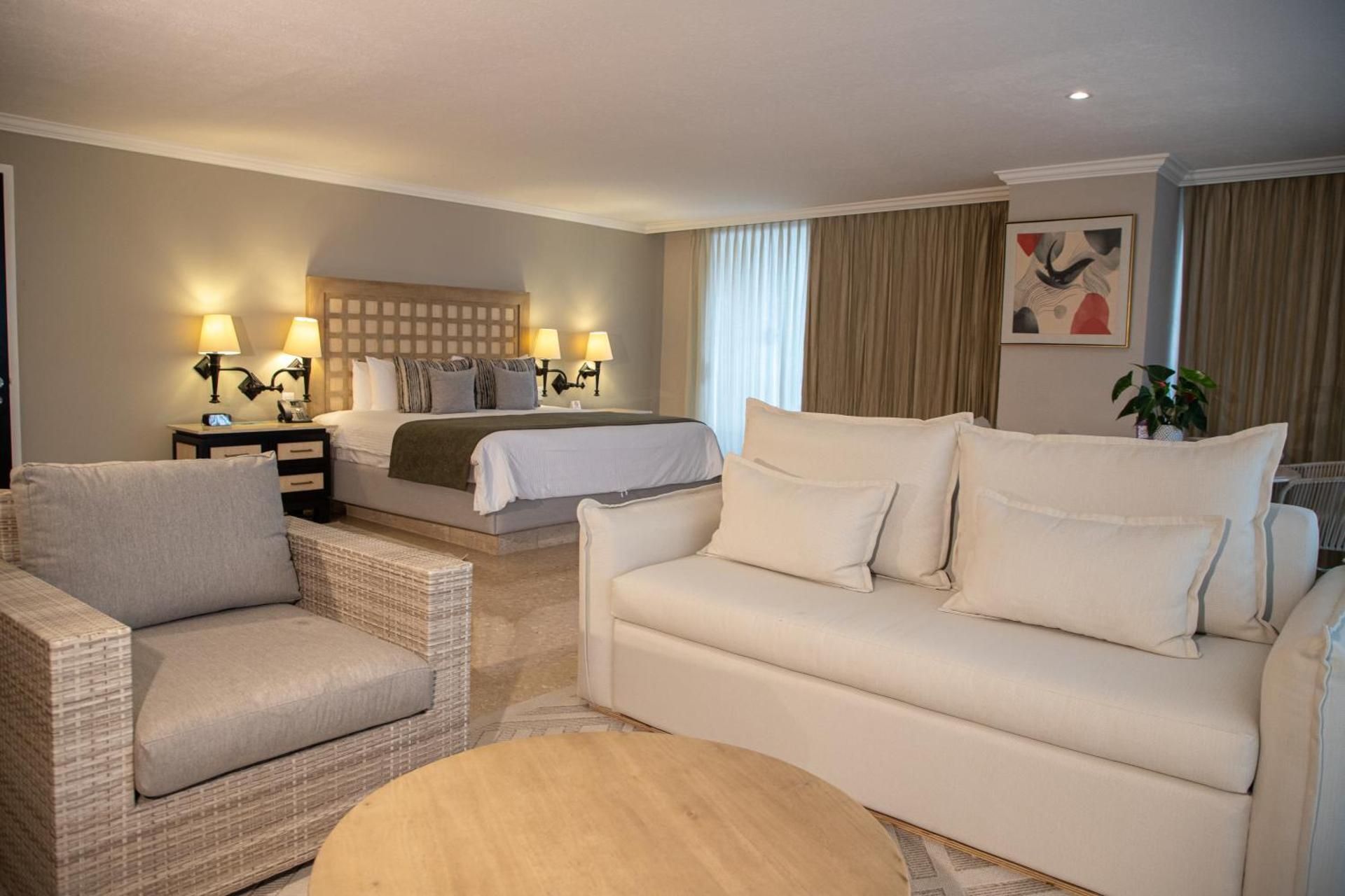 Junior Suite Ocean View King