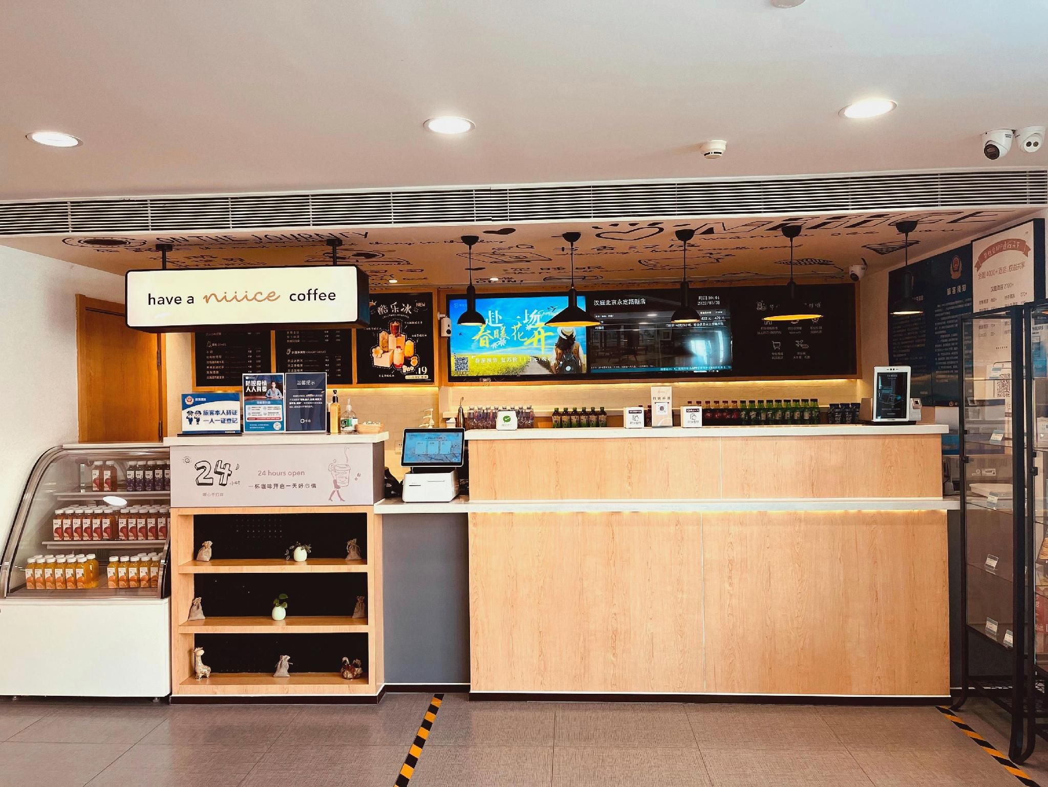 141b6bde5f84376cb4f5757317c0b53f