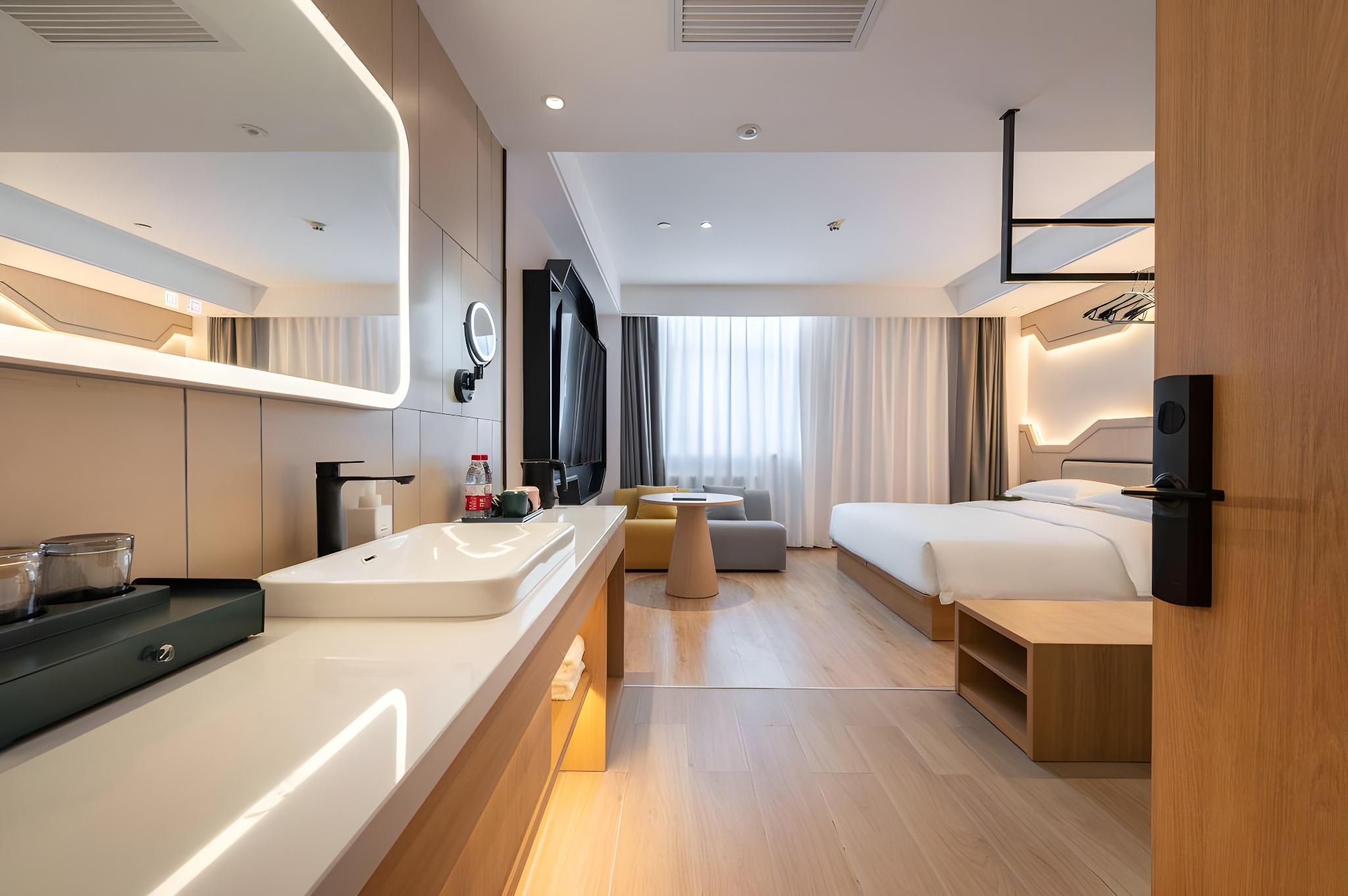 One Queen Bed
