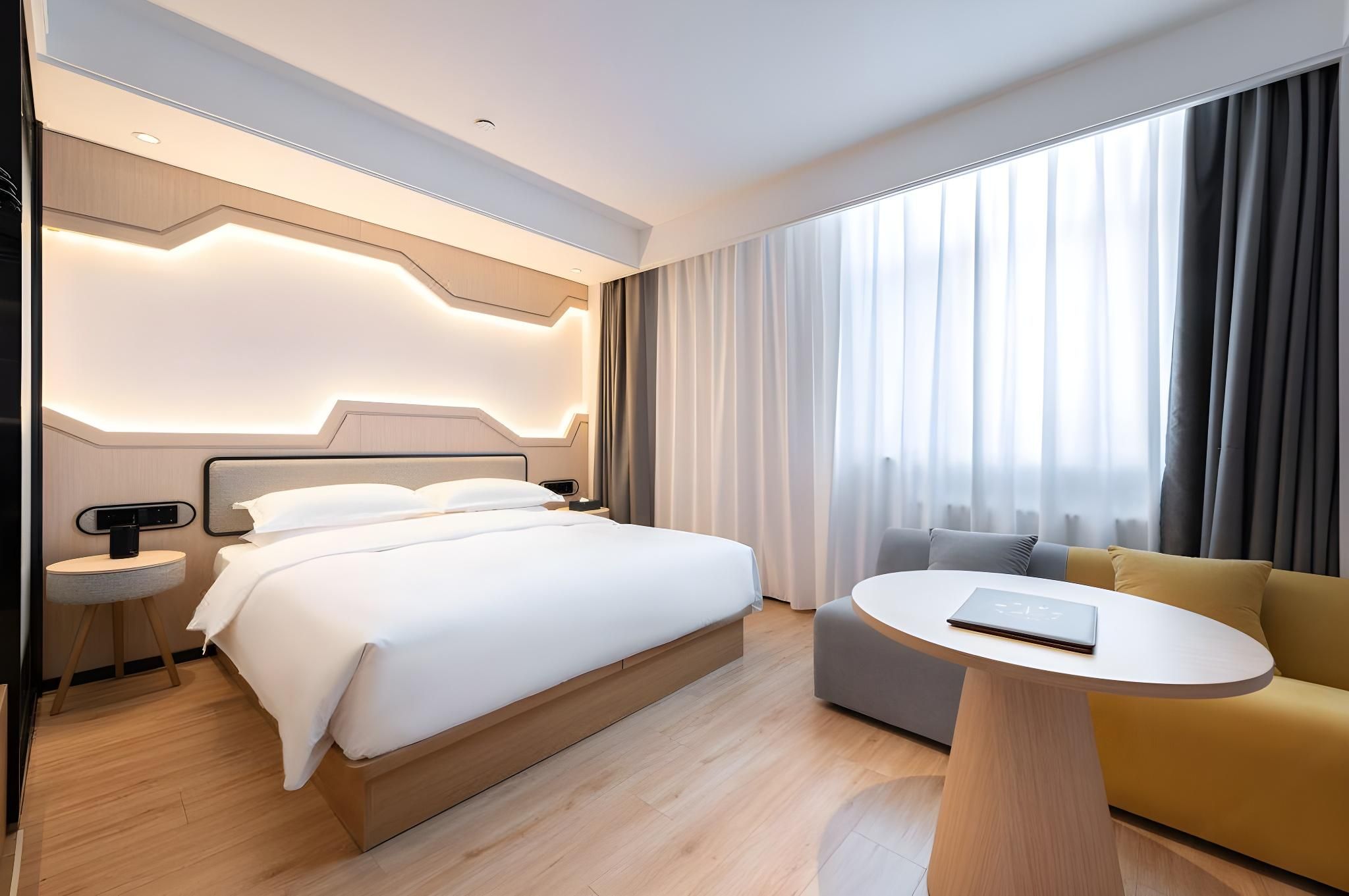 One Queen Bed