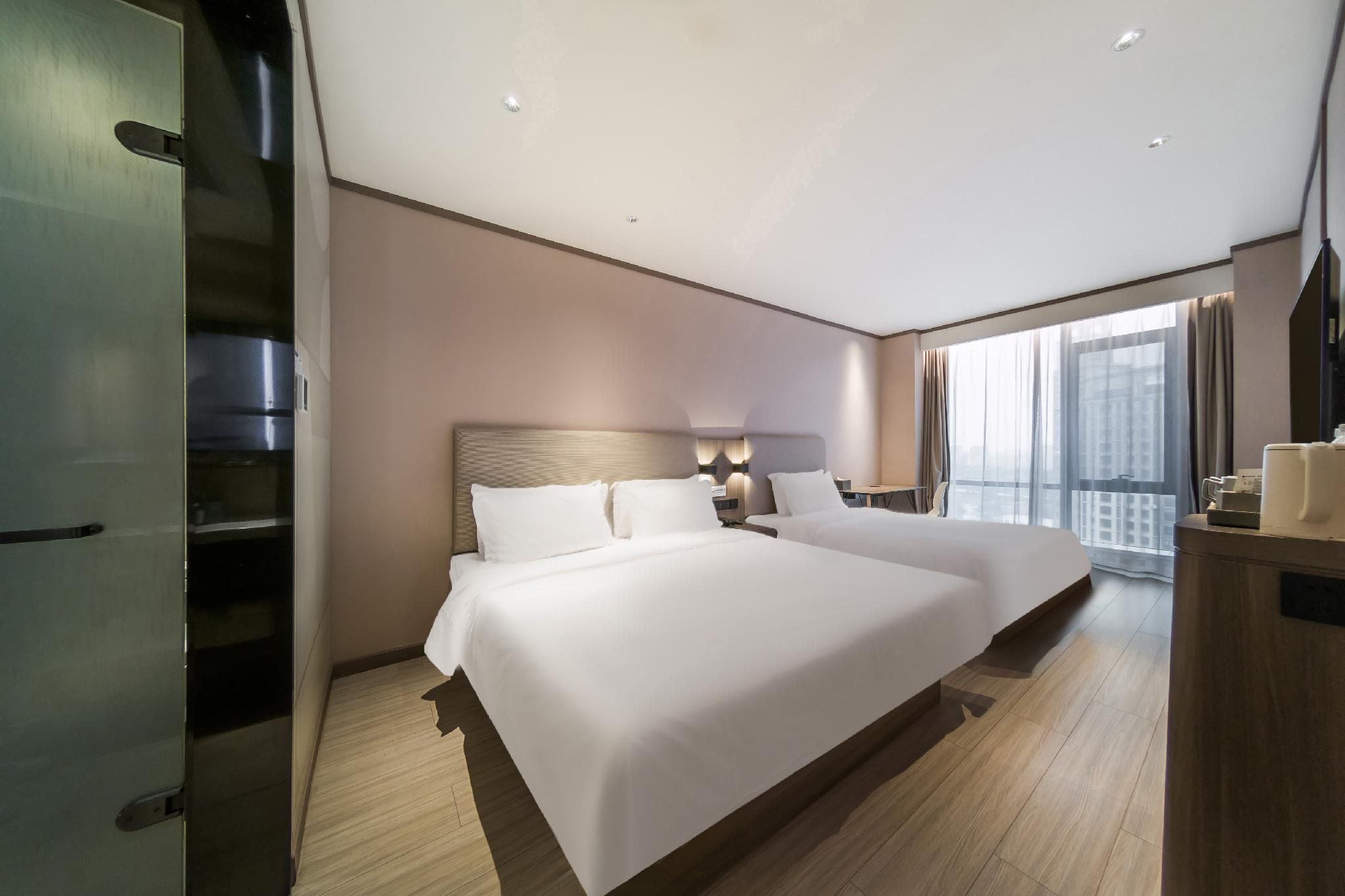 Deluxe Family Room, Guest room