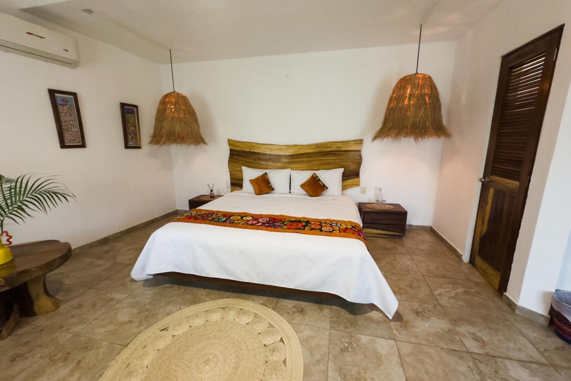 Standard Queen Room