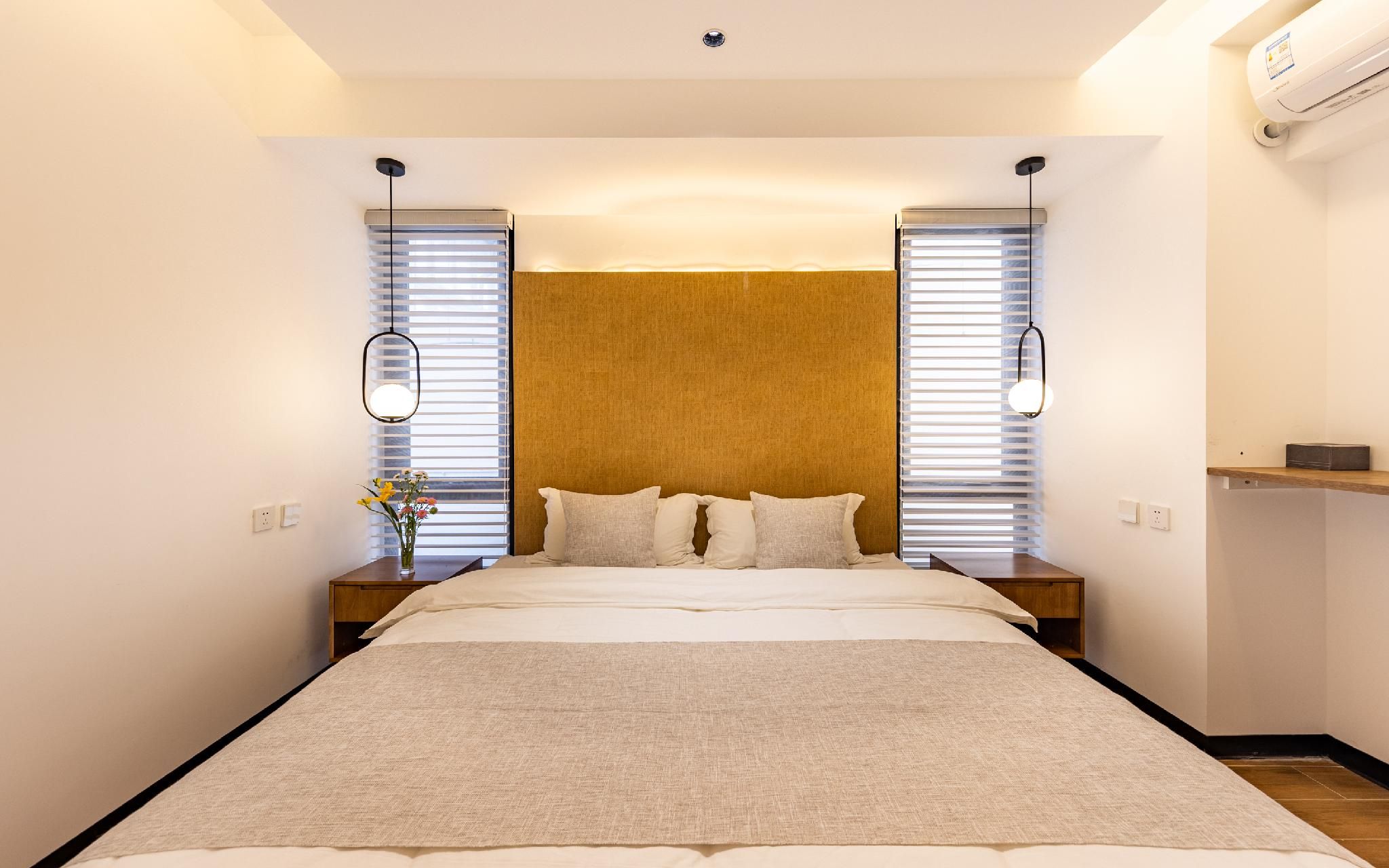 Huazhu - Room With Bed
