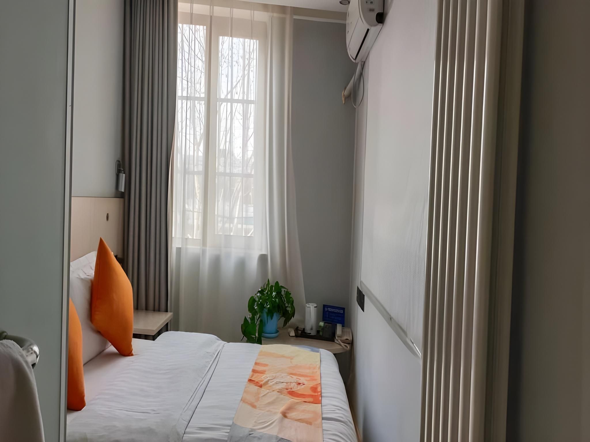 GTI - Feature 1 Bed Room, Projection