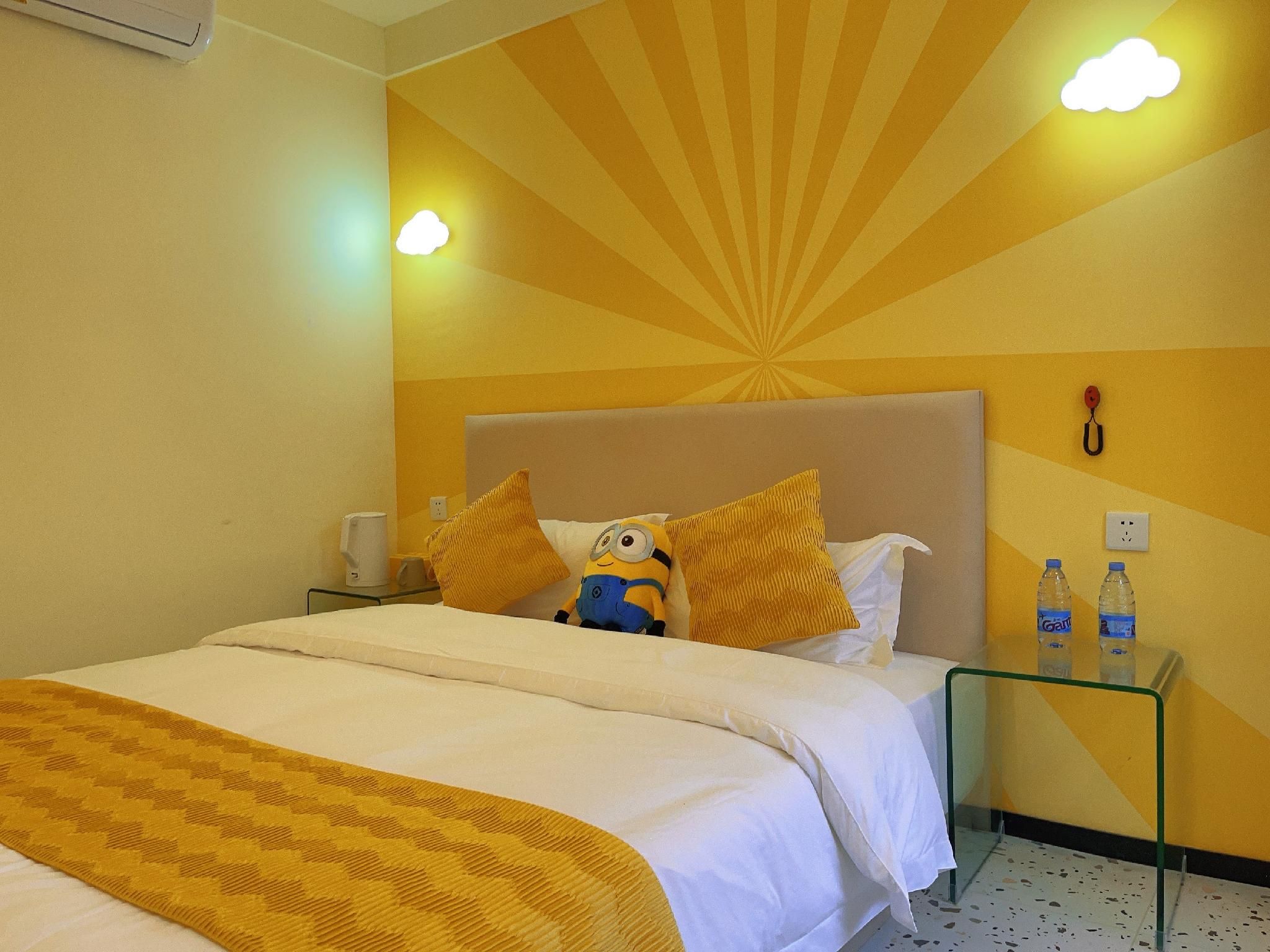 Huazhu - Room With Bed