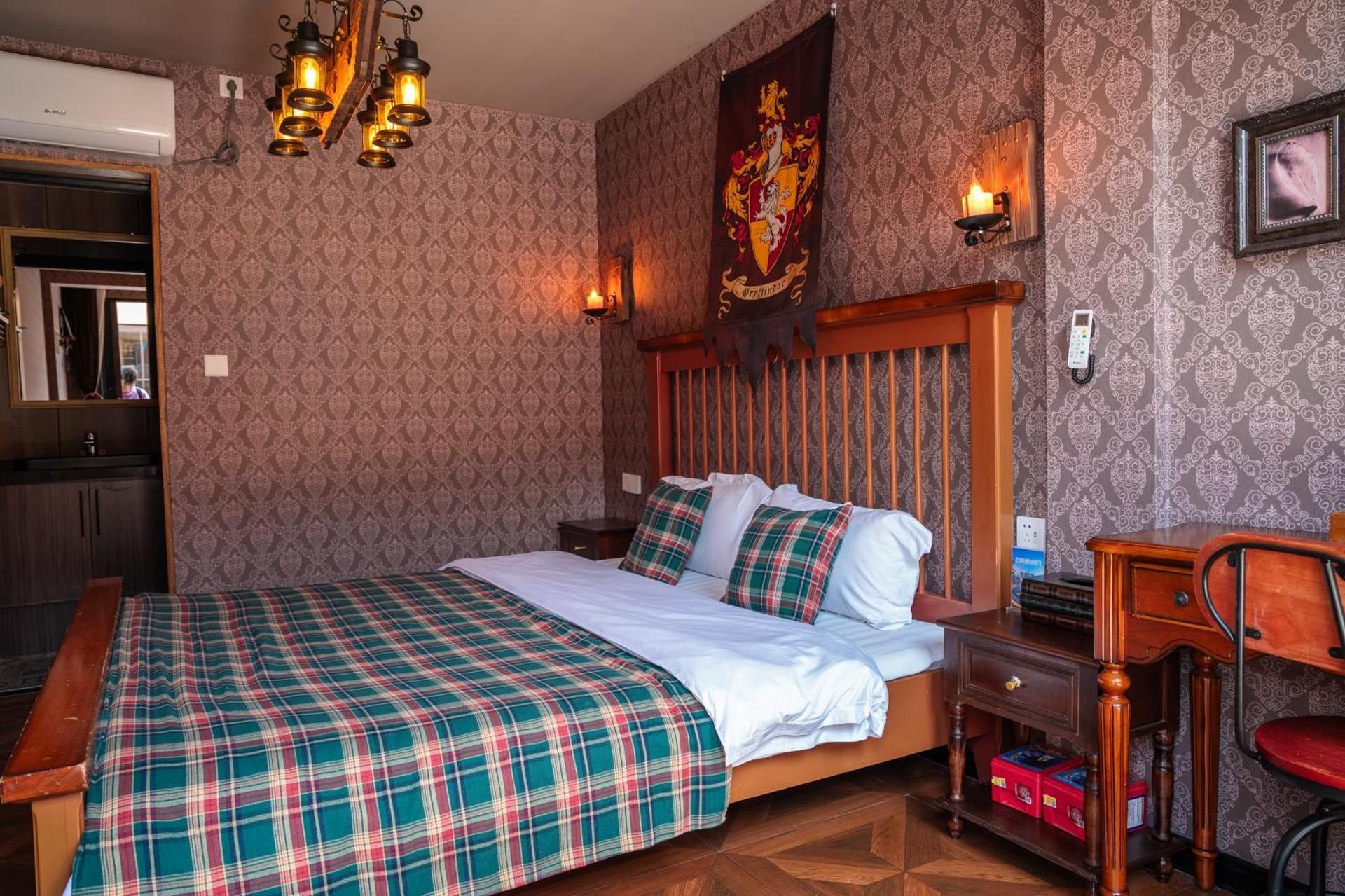 Deluxe Queen Room
