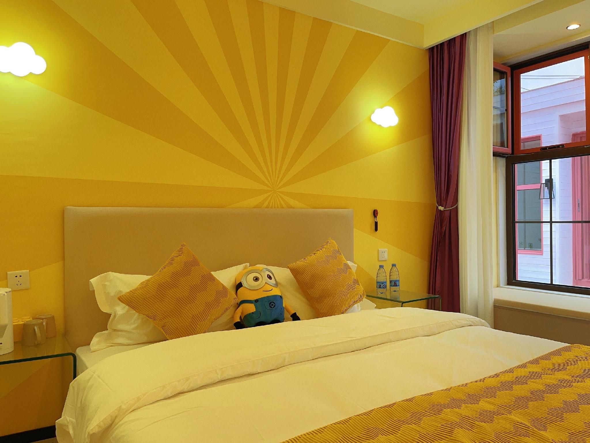 Huazhu - Room With Bed