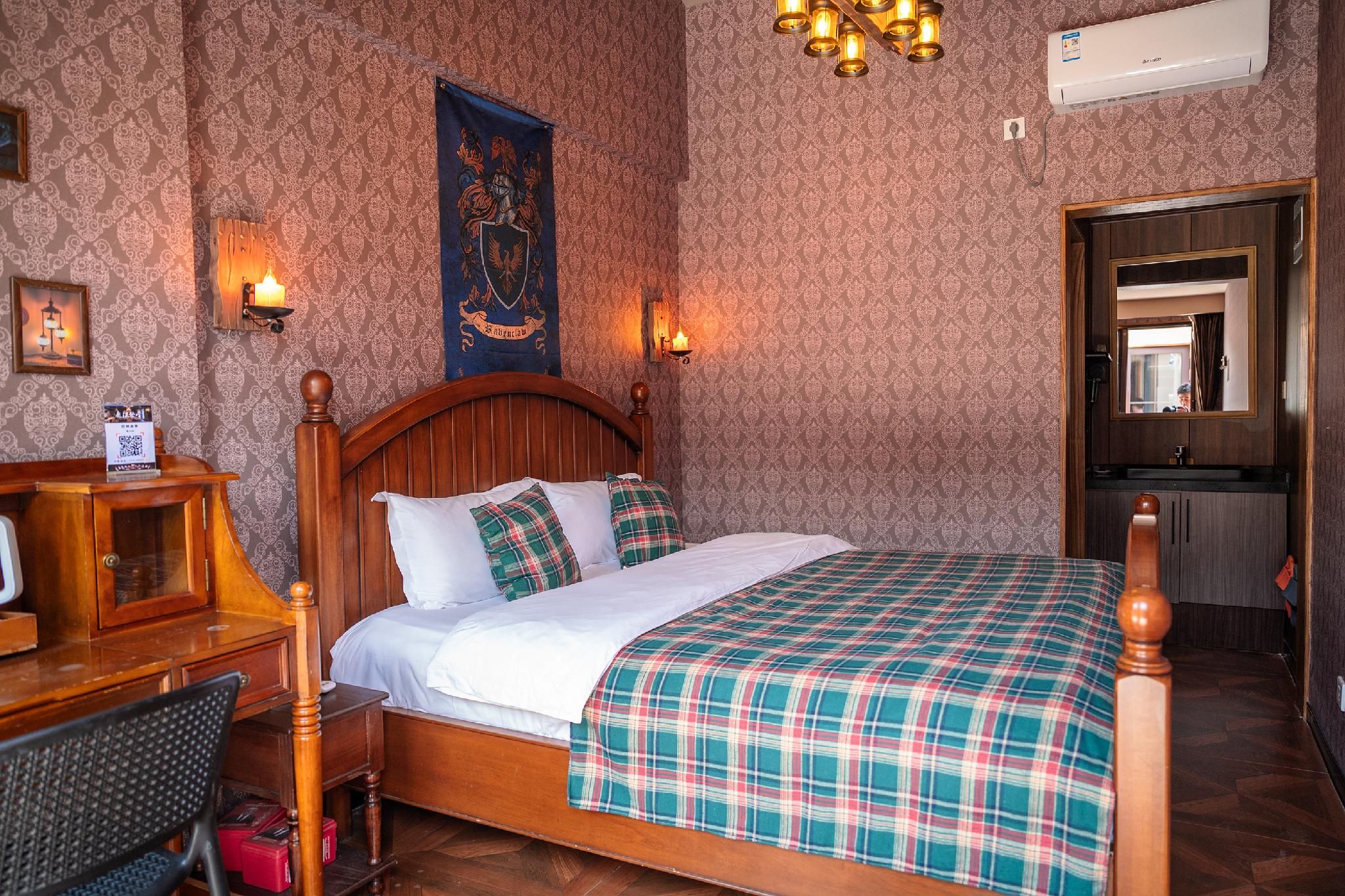 GTR - Guest Room with One 1.8M Bed