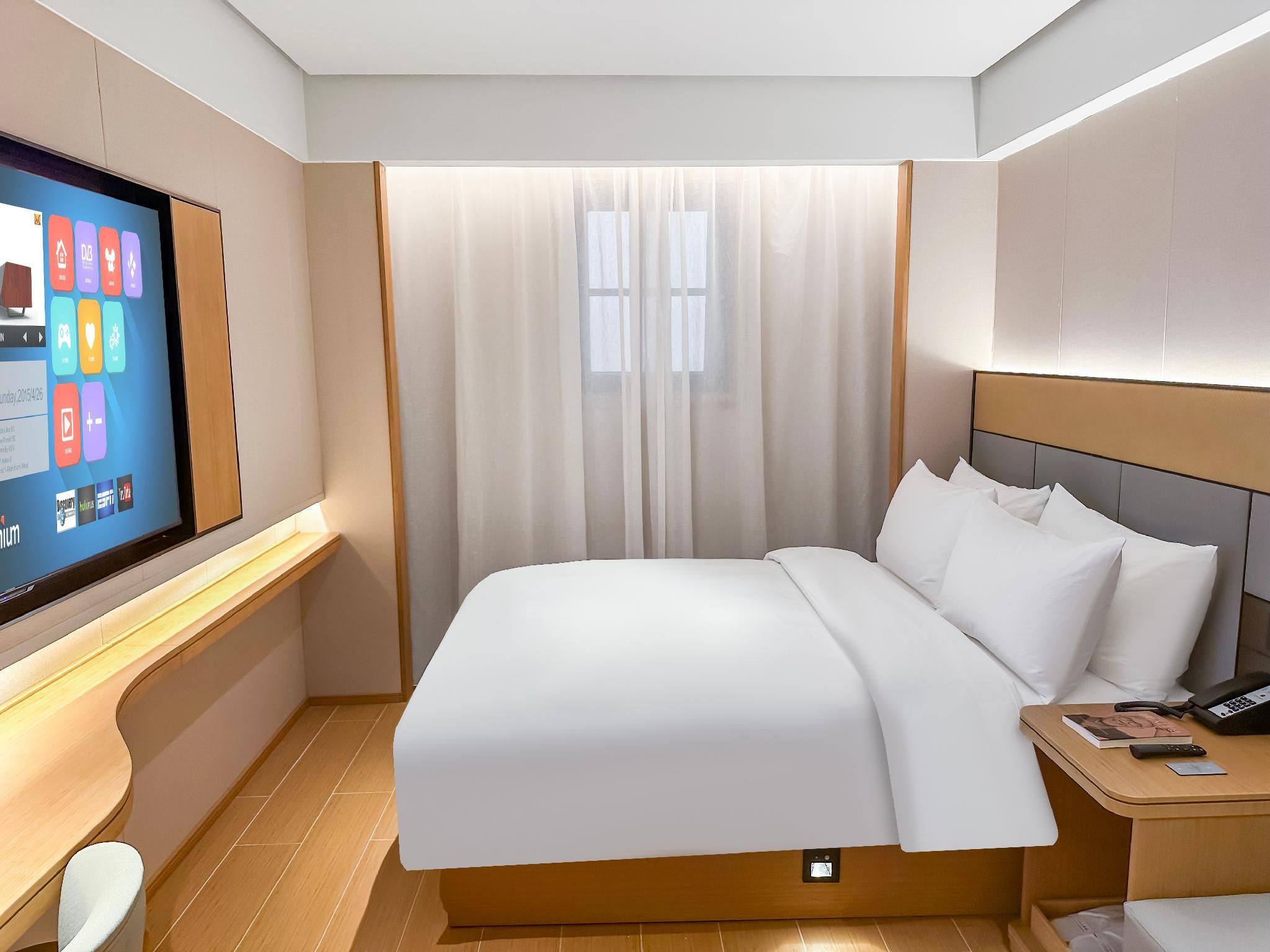 Queen Room A