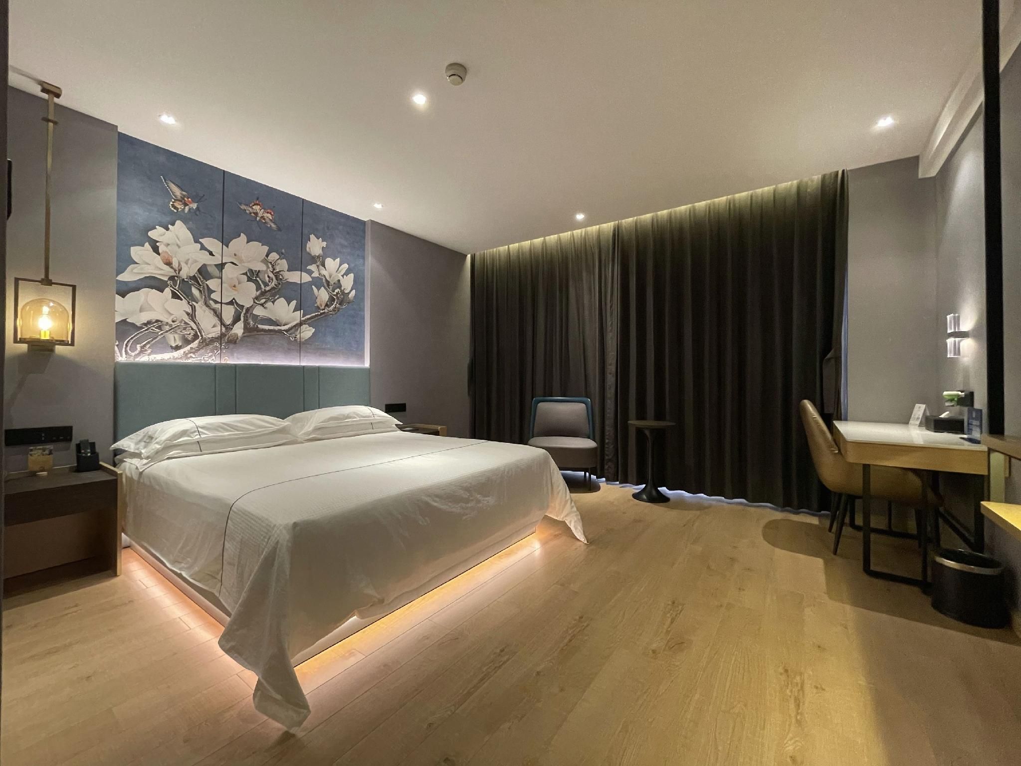 wh - deluxe bed room