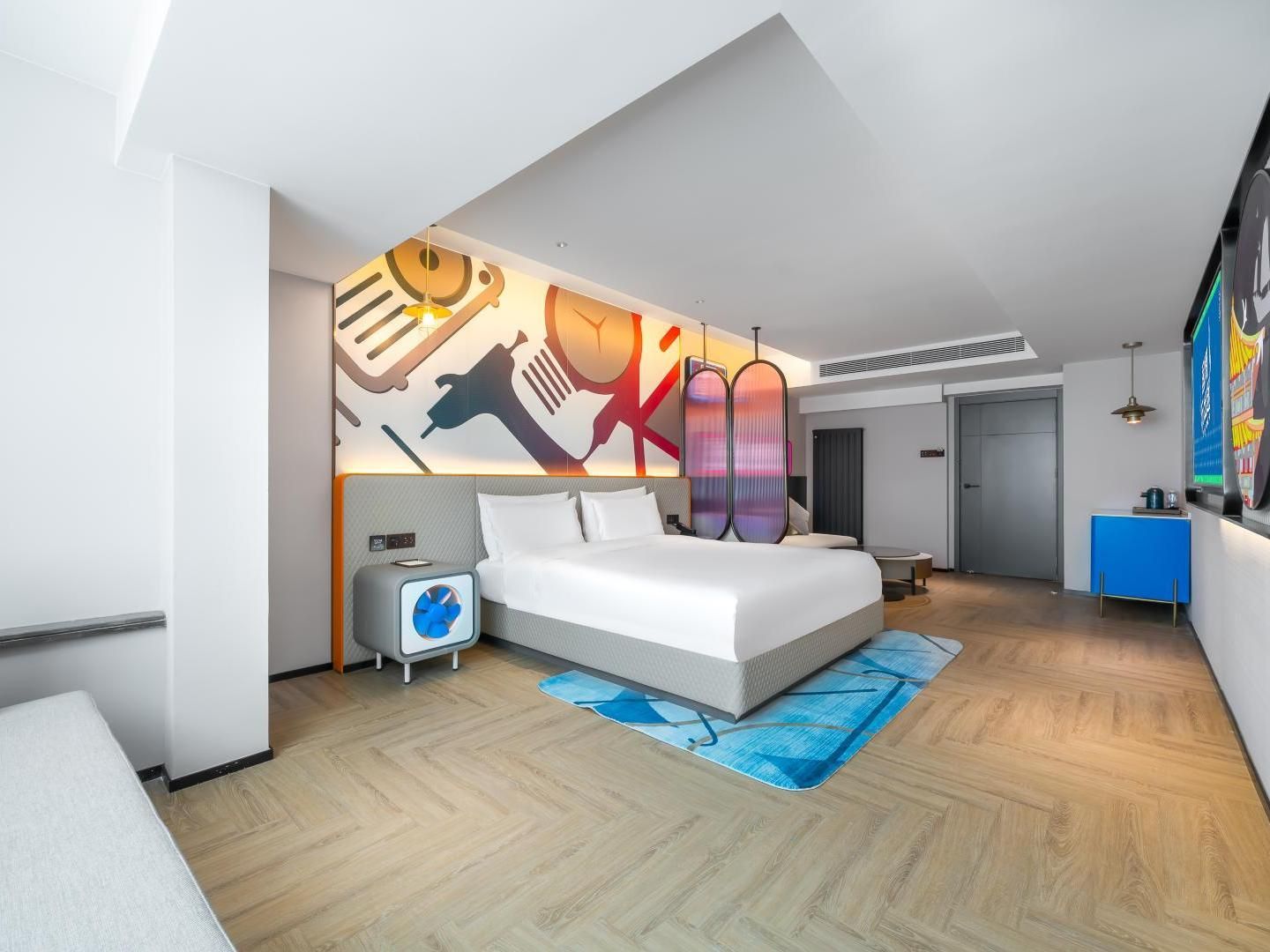 Y.TUO Suite
